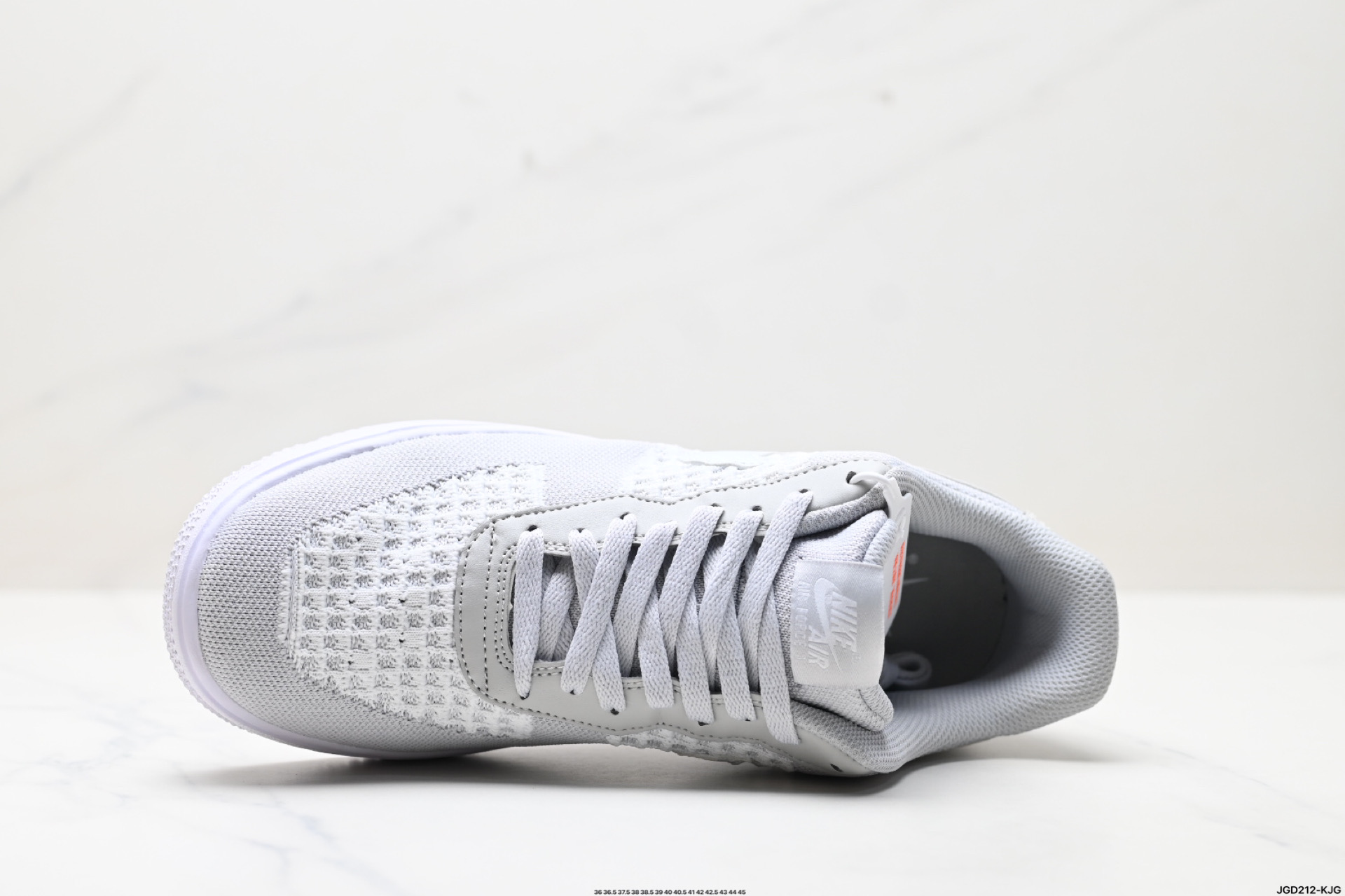 190 NIKE AIR FORCE 1‘07  Cl0051-500