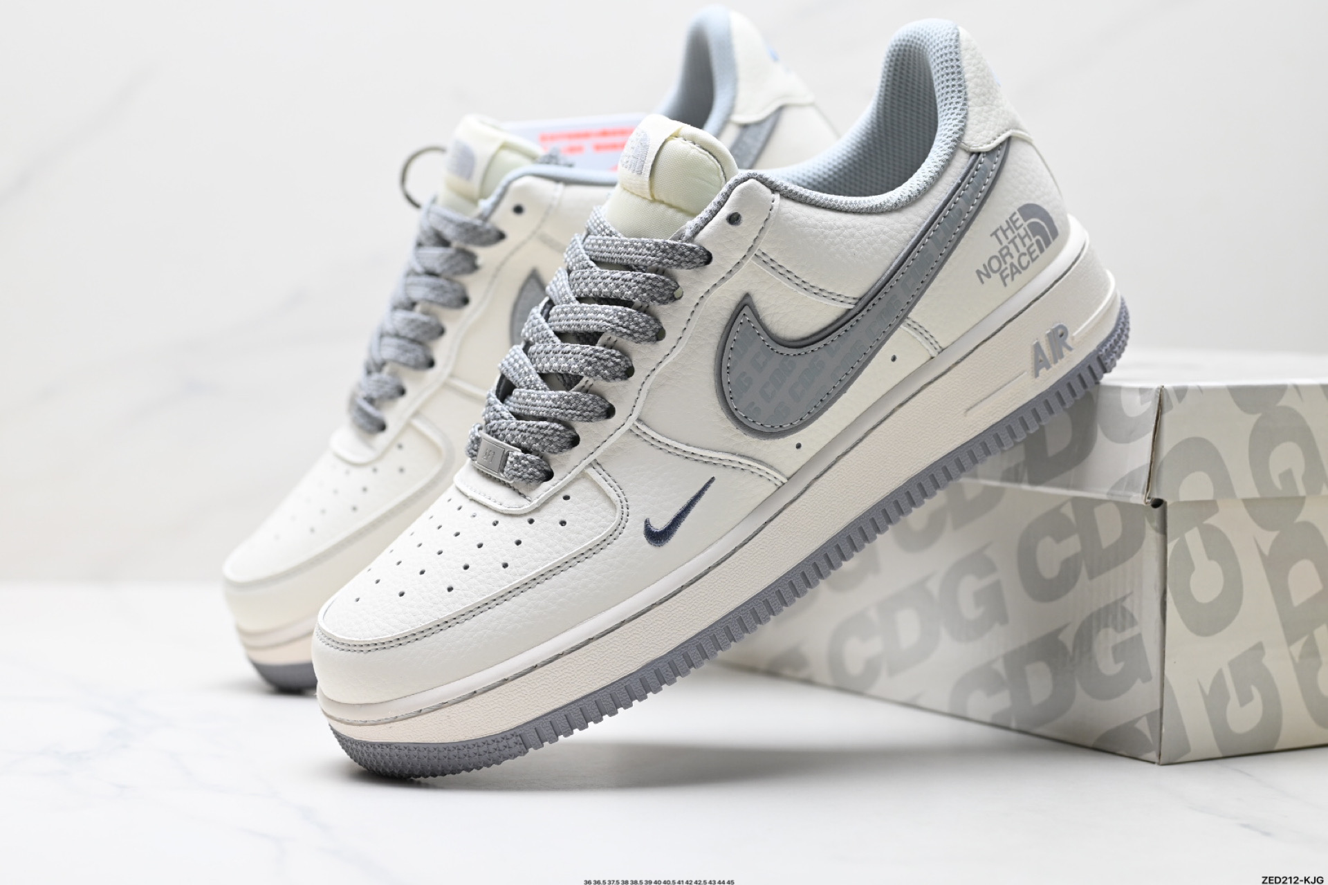 270 NIKE AIR FORCE 1‘07 LV8   HH7518-052
