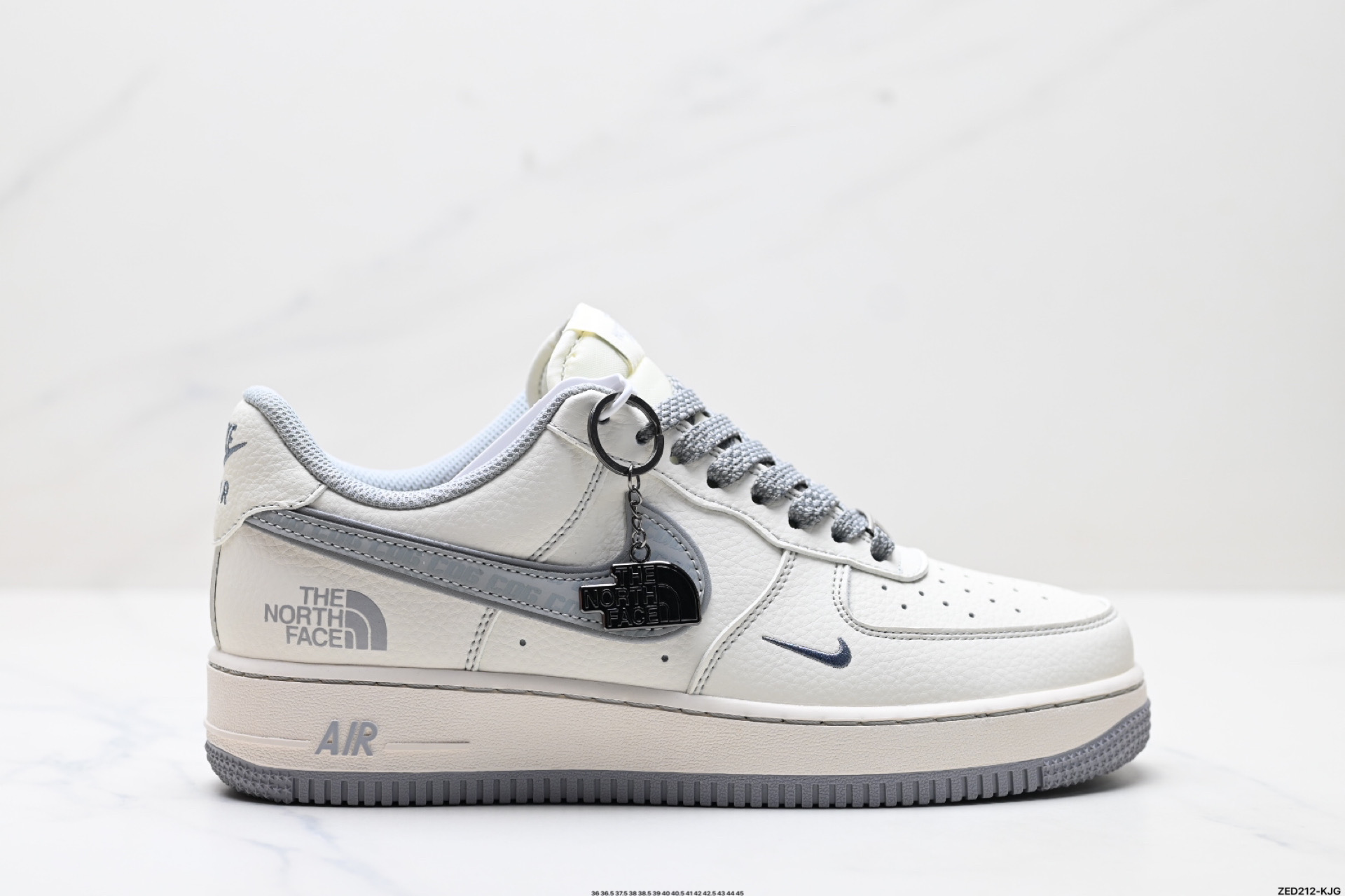 270 NIKE AIR FORCE 1‘07 LV8   HH7518-052