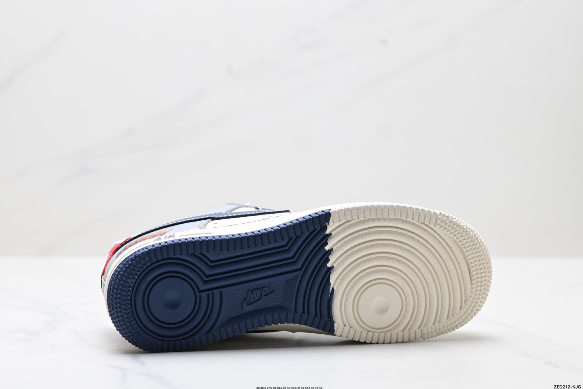 270 NIKE AIR FORCE 1‘07 LV8  XS1958-555