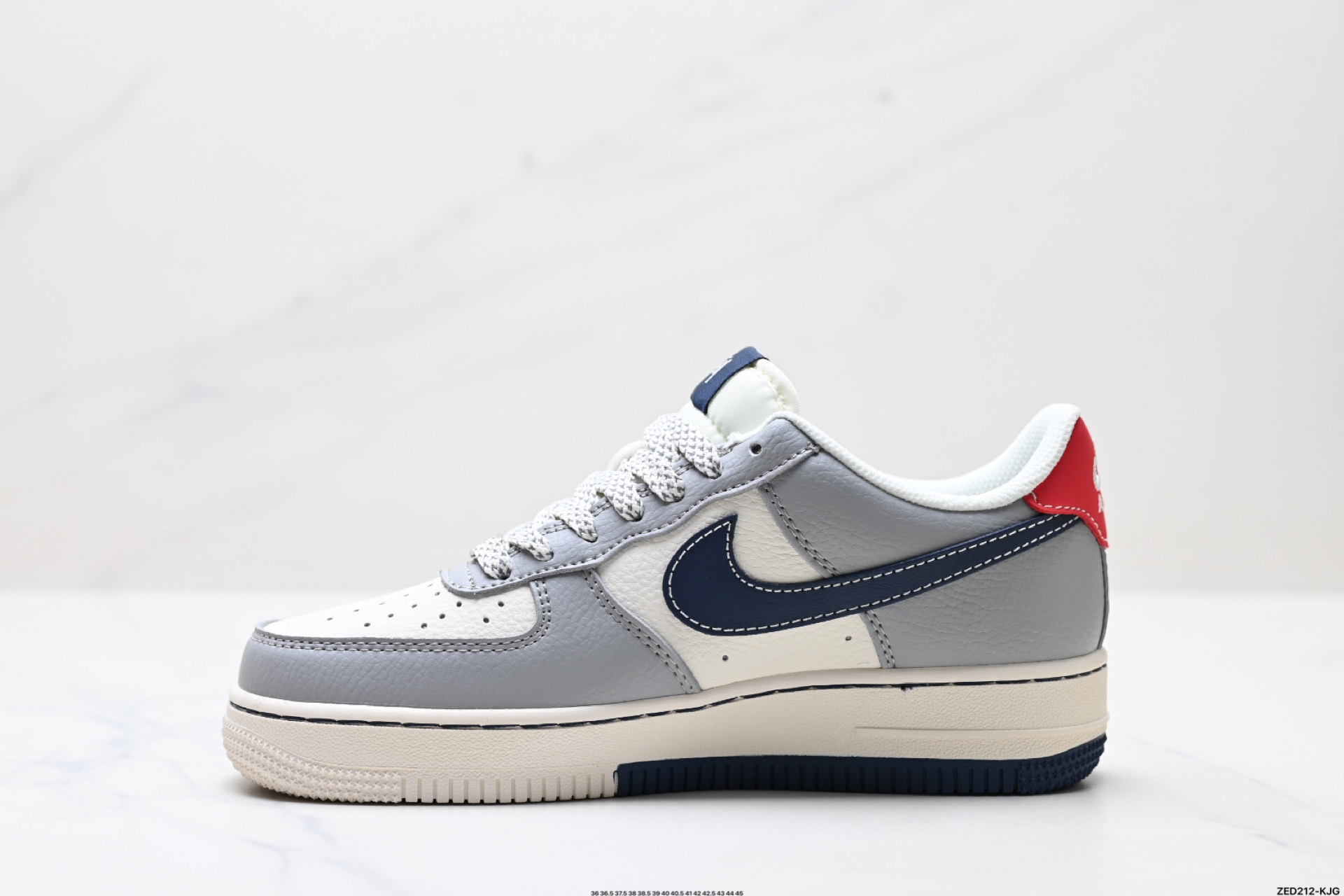 270 NIKE AIR FORCE 1‘07 LV8  XS1958-555