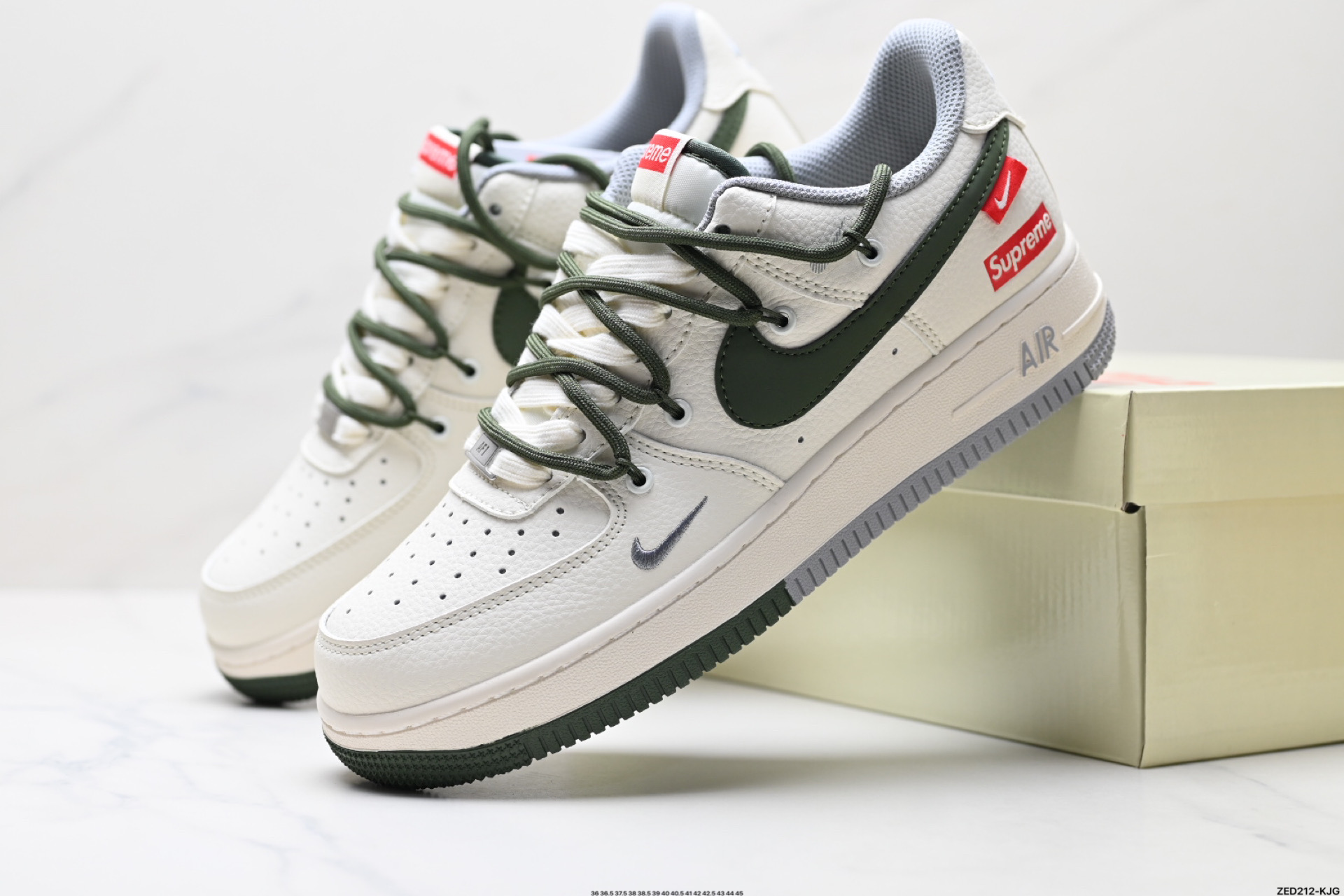270 NIKE AIR FORCE 1‘07 LV8  DM6868-070
