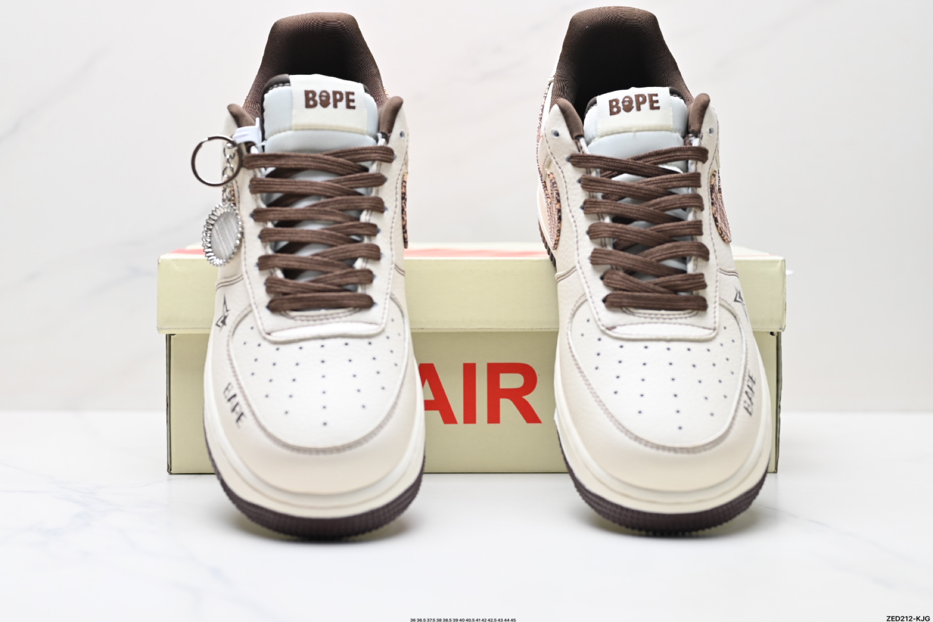 270 NIKE AIR FORCE 1‘07 LV8  DF0188-052