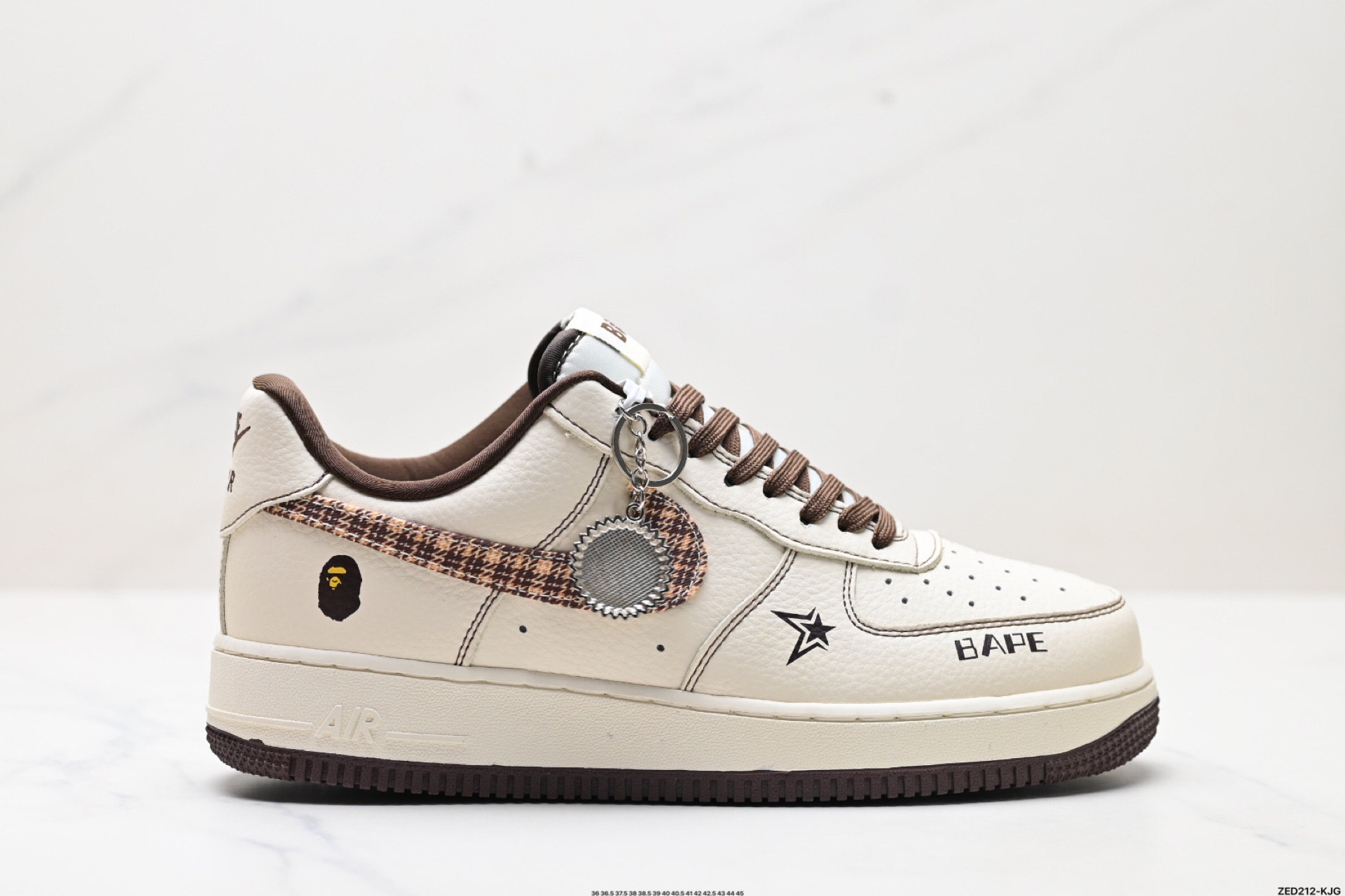 270 NIKE AIR FORCE 1‘07 LV8  DF0188-052