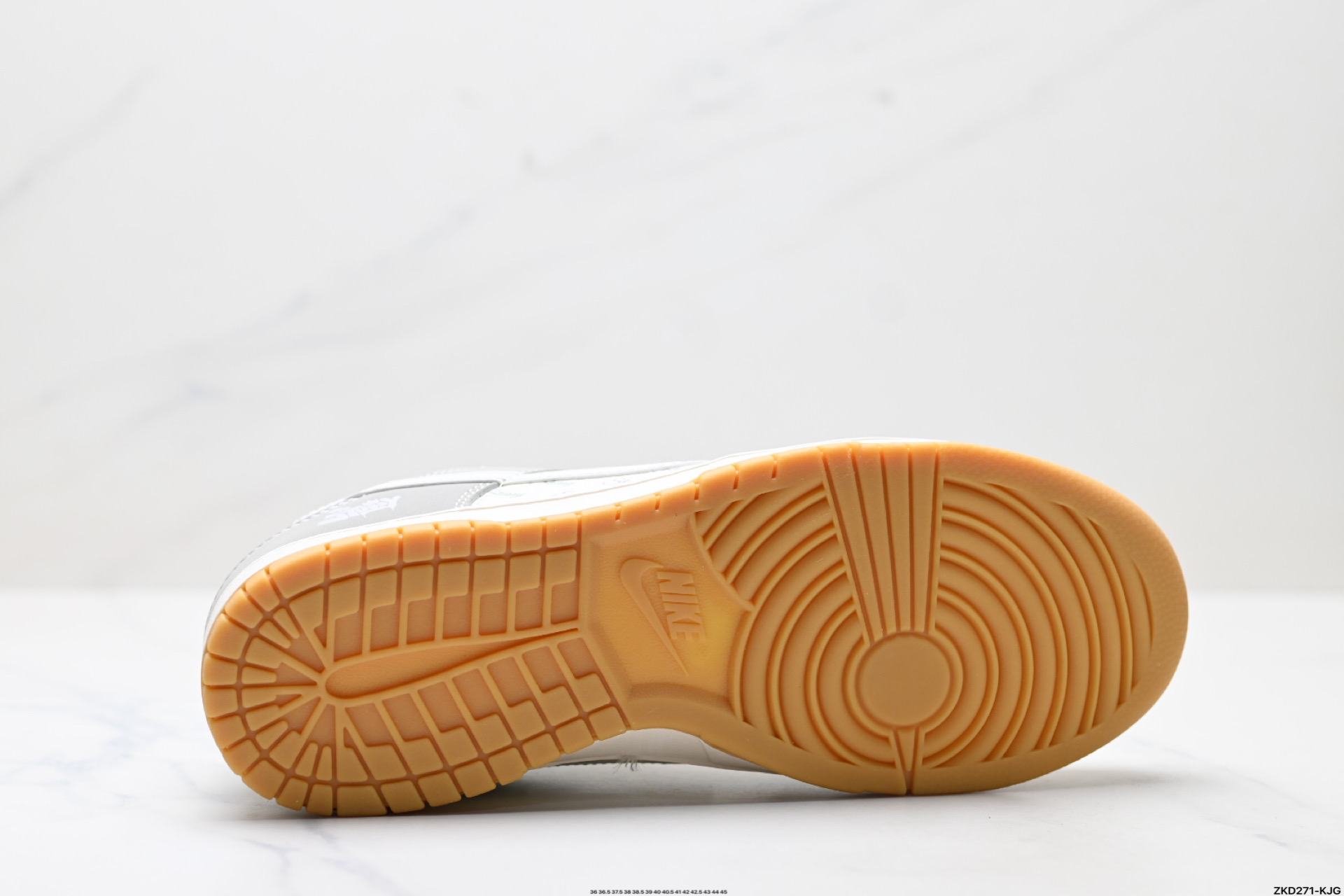 280 NK Dunk Low Retro “DIY高端定制” 低帮休闲运动板鞋  JJ2508-557