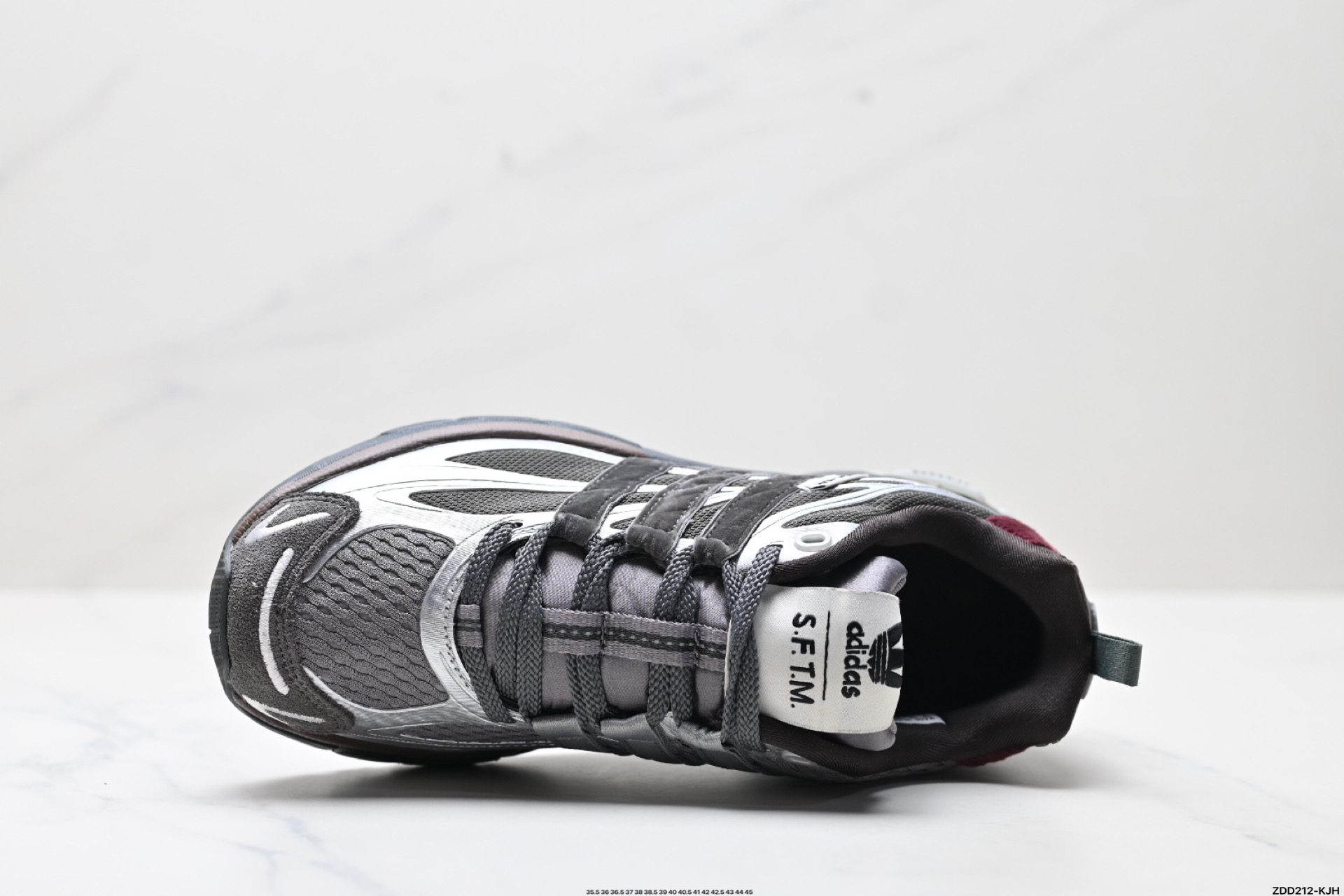 240 Adidas Adistar Cushion Sftm防滑耐磨 低帮 运动老爹鞋 JH9009