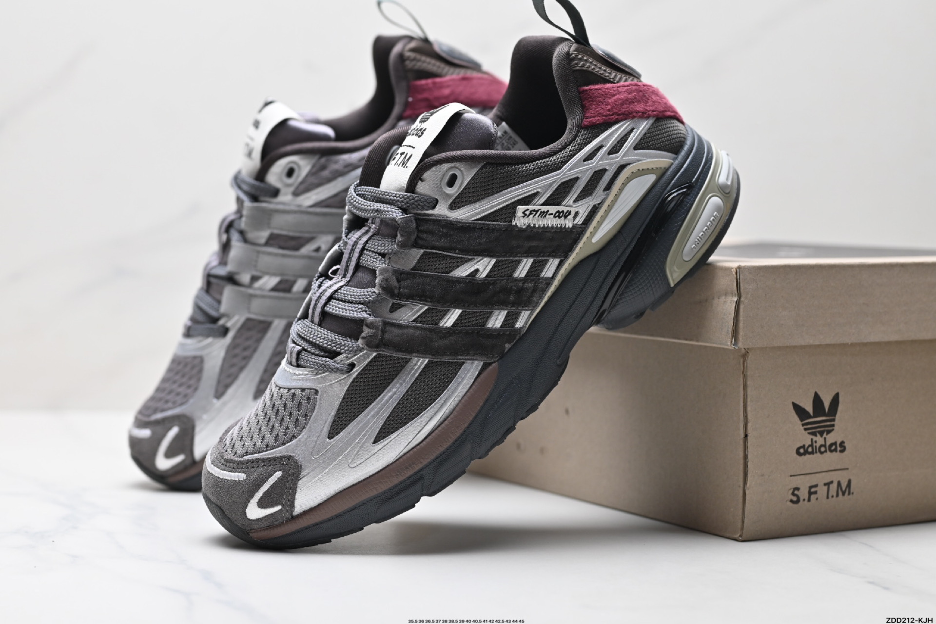 240 Adidas Adistar Cushion Sftm防滑耐磨 低帮 运动老爹鞋 JH9009