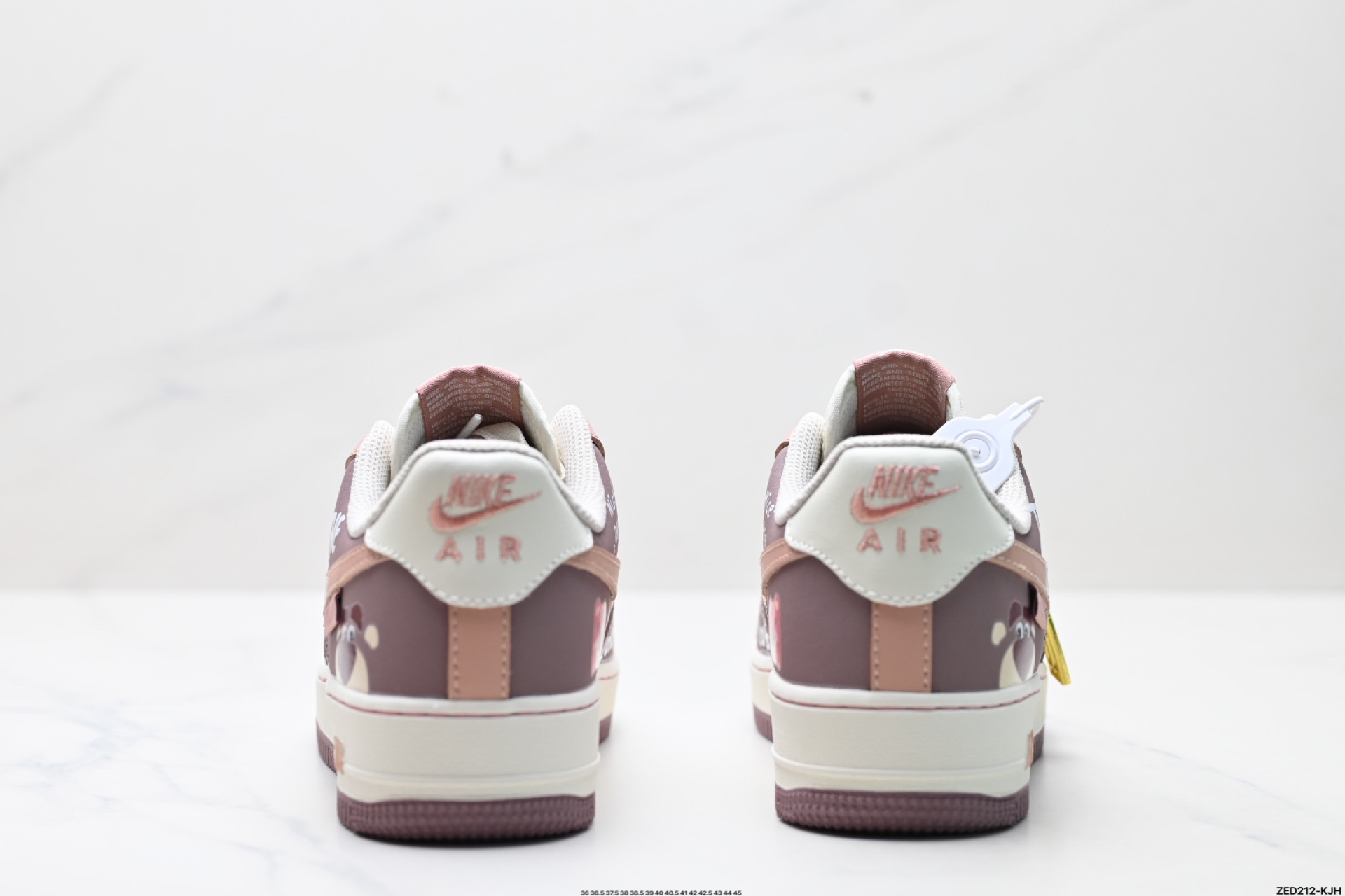 270 NIKE AIR FORCE 1‘07 DB3301-551