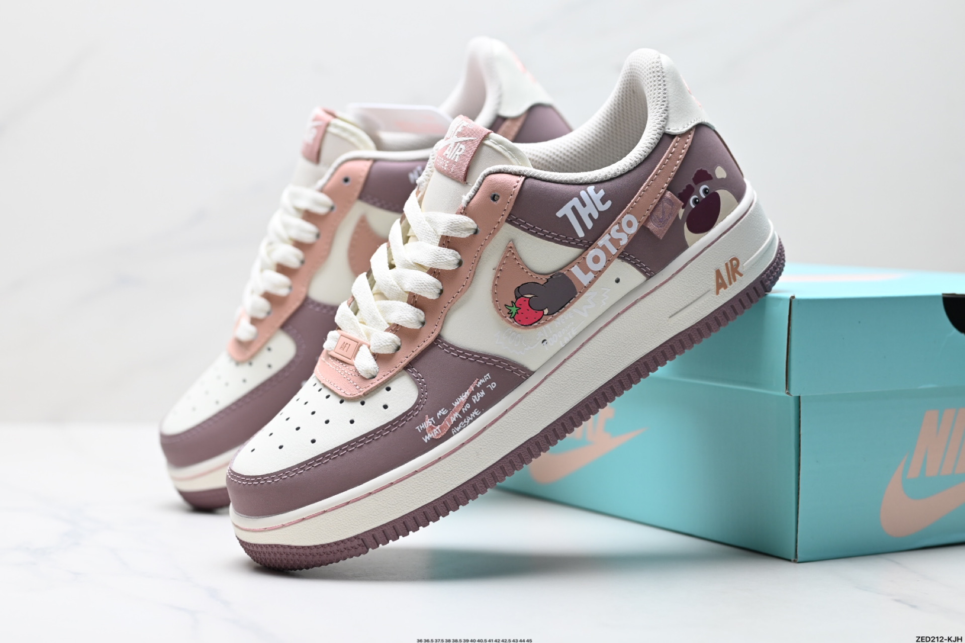 270 NIKE AIR FORCE 1‘07 DB3301-551
