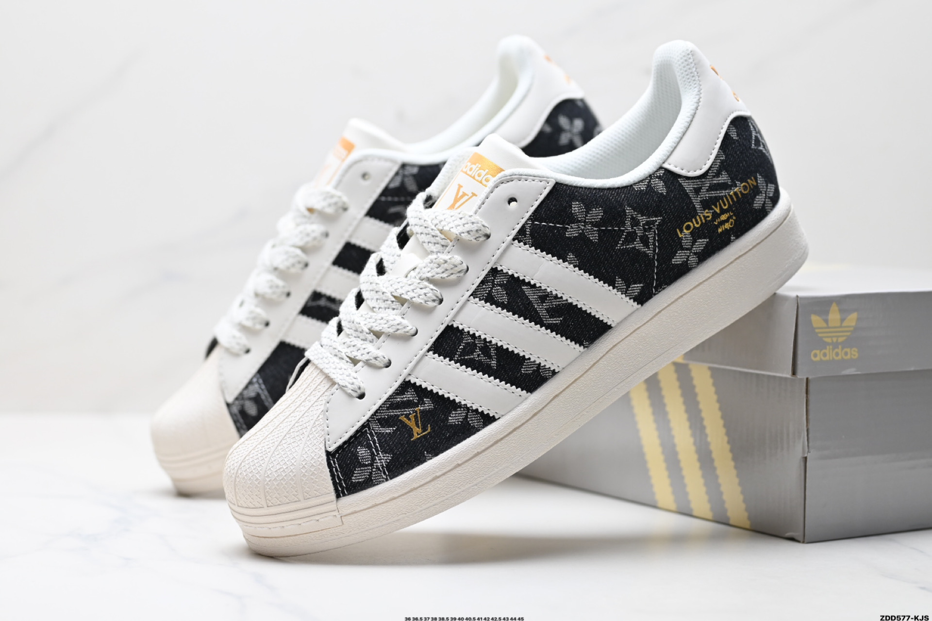 240 阿迪达斯Adidas三叶草 Originals Superstar贝壳头’DIY’系列低帮经典百搭休闲运动板鞋 BZ2528