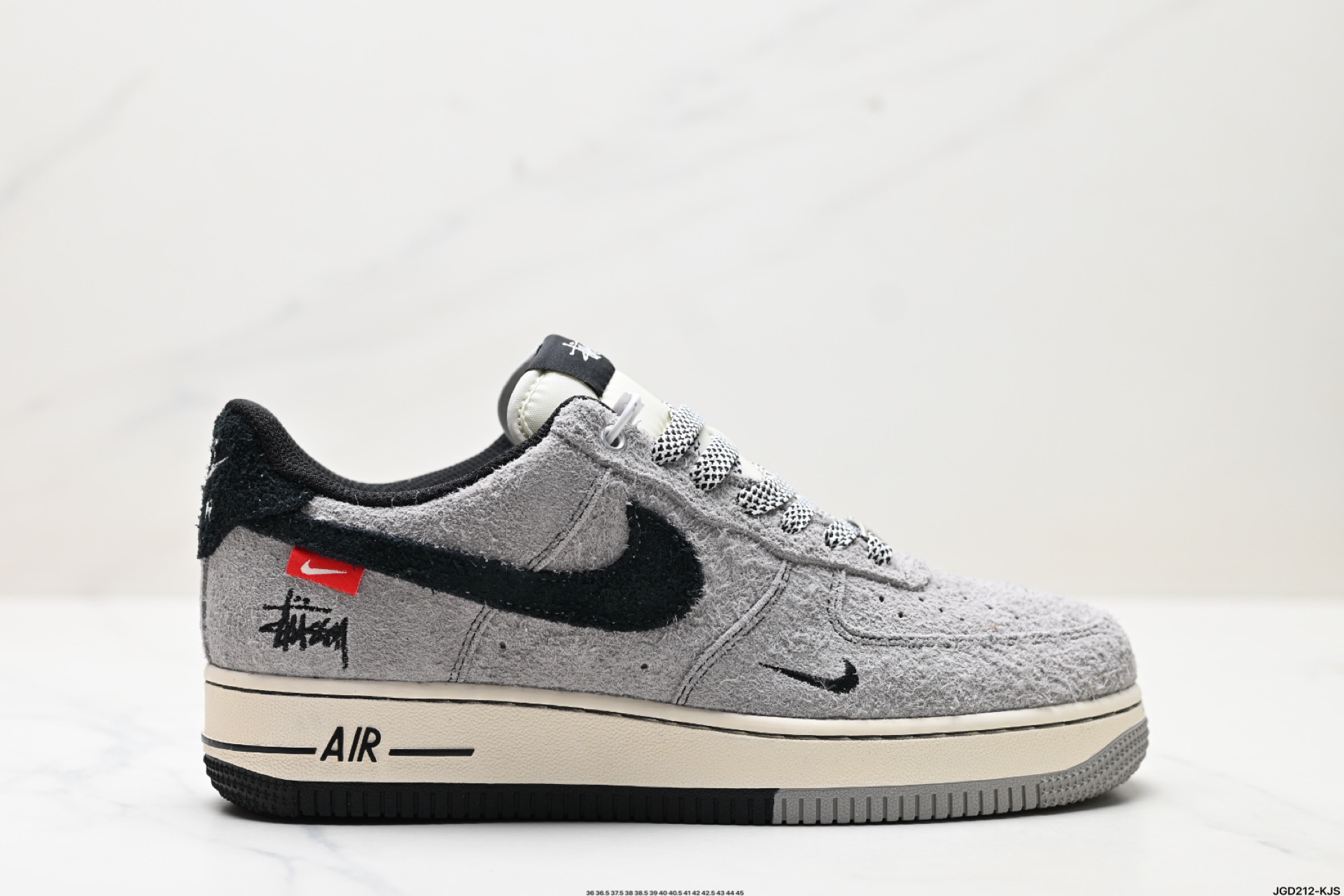 190 NIKE AIR FORCE 1‘07 LV8 SJ6698-018
