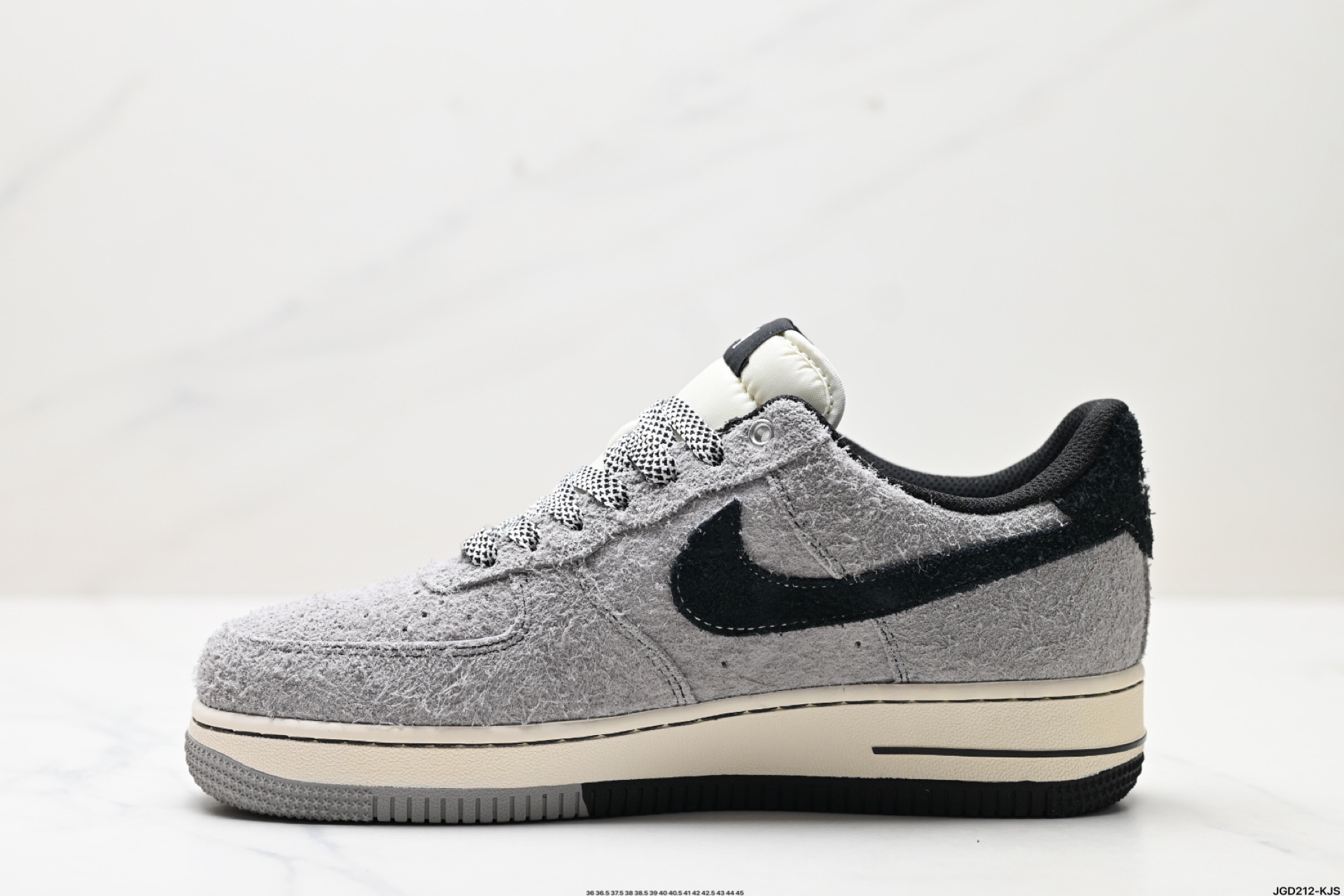 190 NIKE AIR FORCE 1‘07 LV8 SJ6698-018