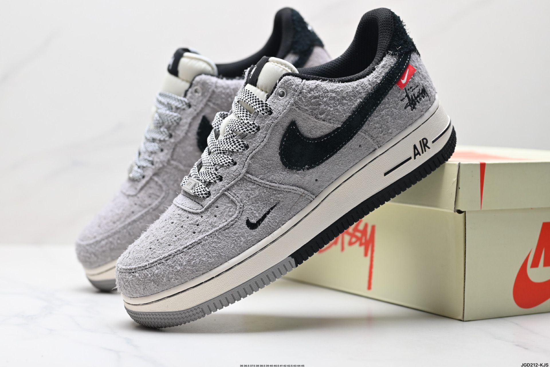 190 NIKE AIR FORCE 1‘07 LV8 SJ6698-018