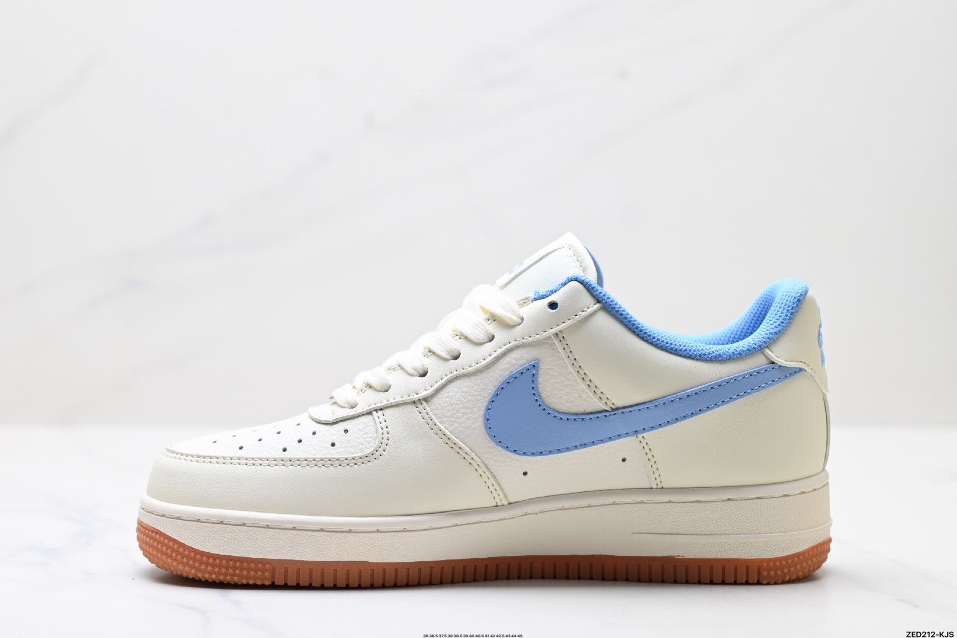 270 NIKE AIR FORCE 1‘07 XS1958-547