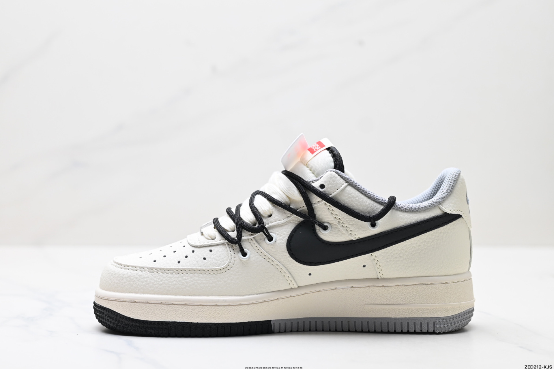 270 NIKE AIR FORCE 1‘07 DM6868-069