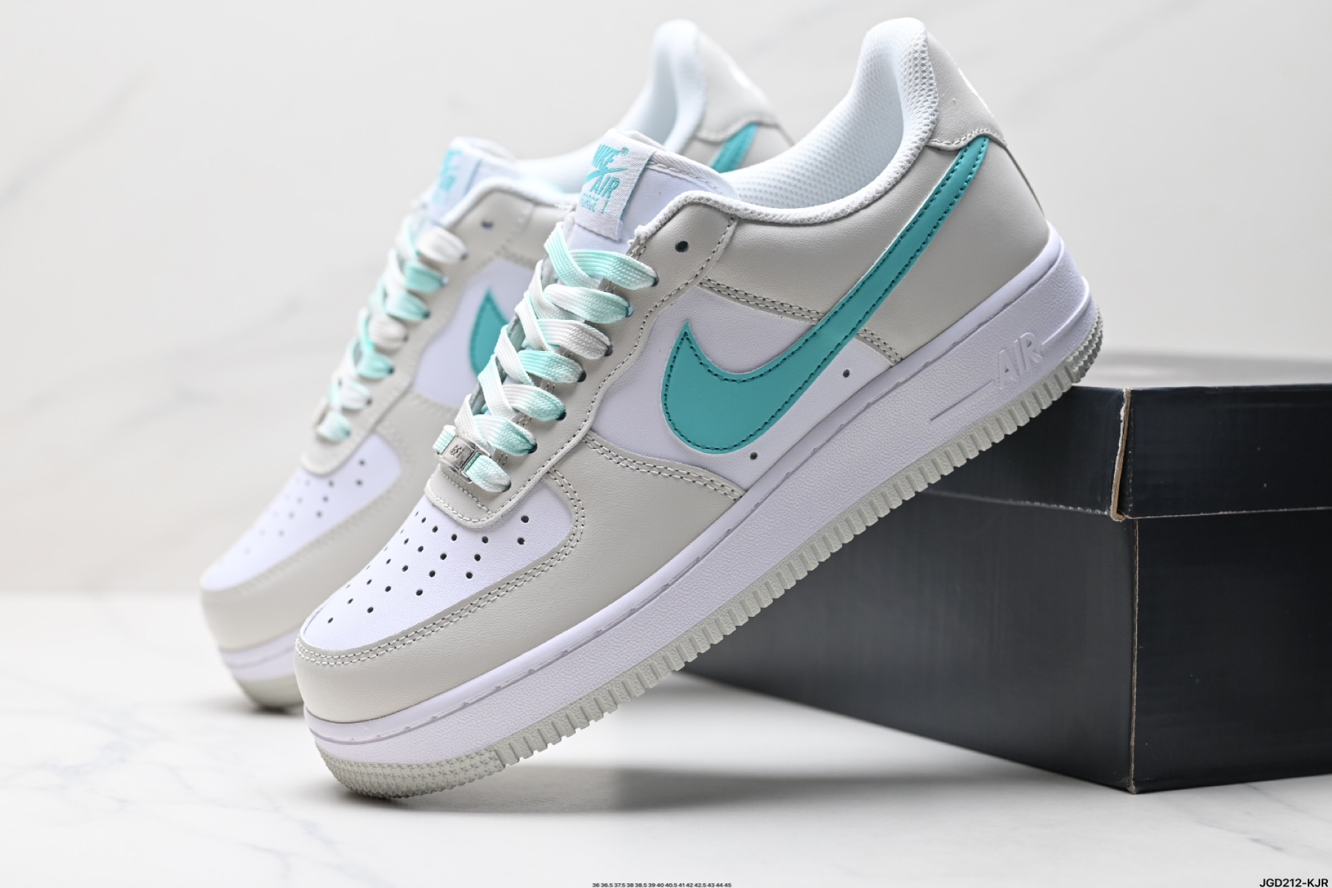 190 NIKE AIR FORCE 1‘07 LZ6699-555