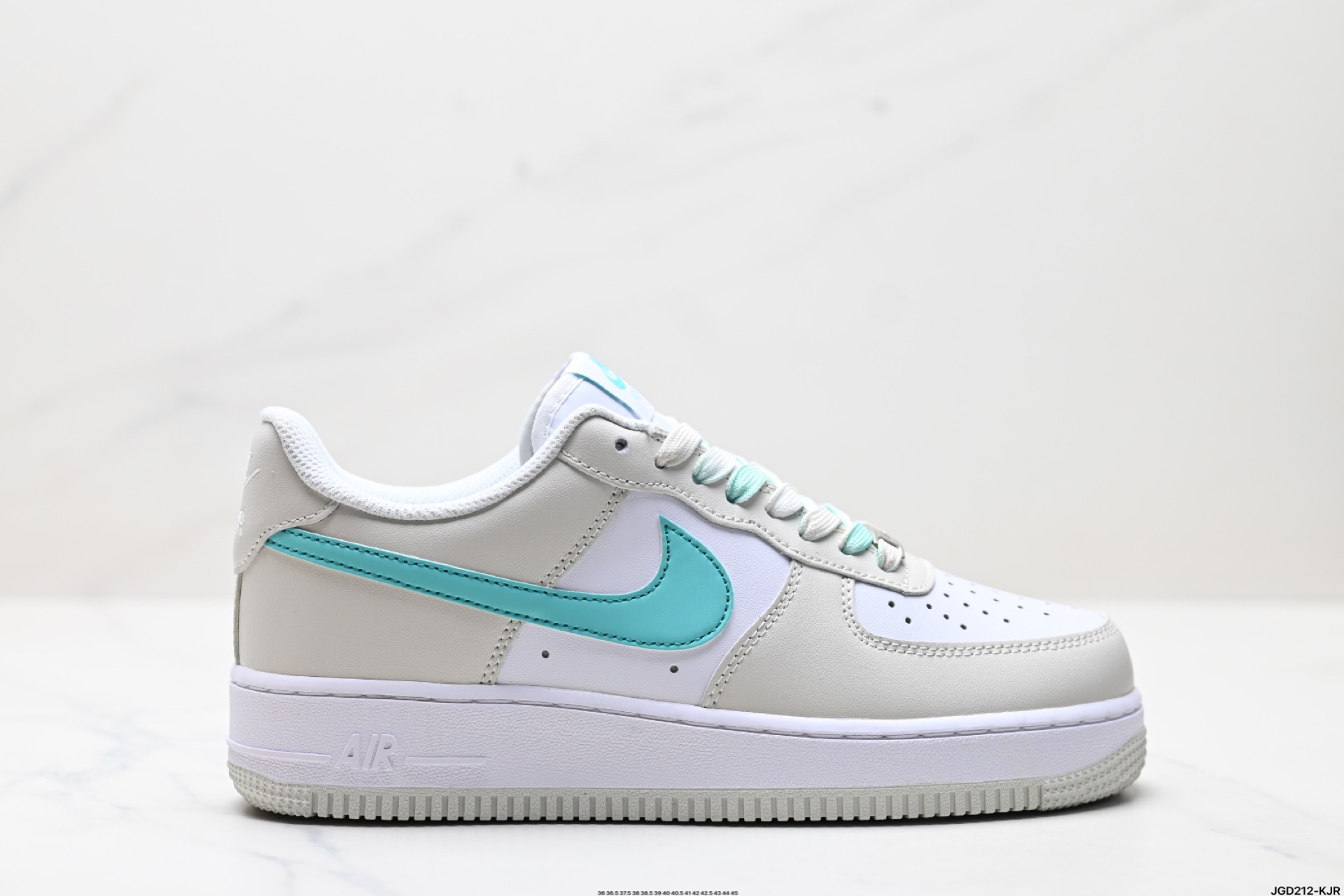 190 NIKE AIR FORCE 1‘07 LZ6699-555