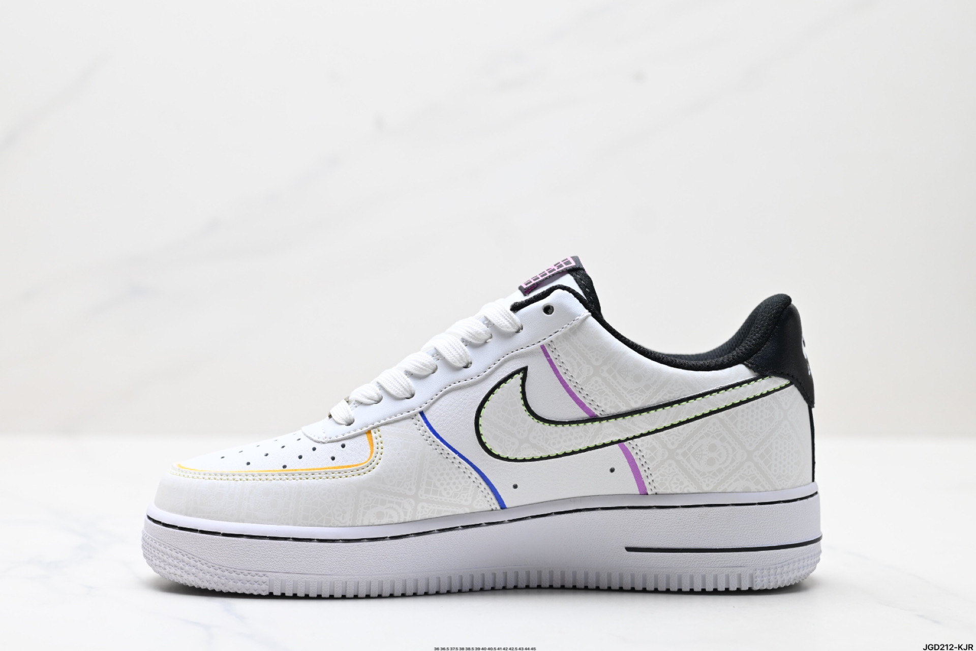 190 NIKE AIR FORCE 1‘07 CT1138-100