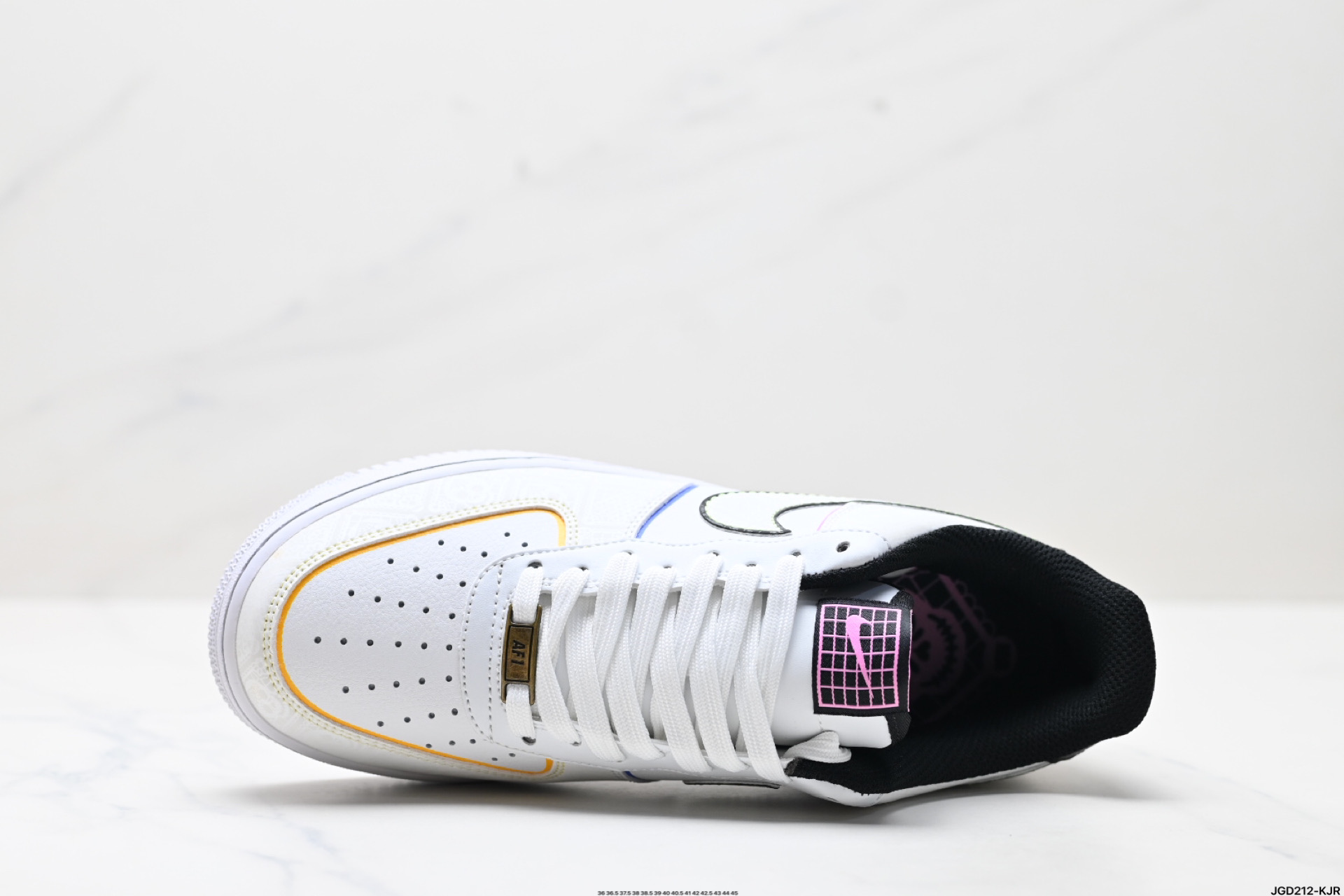 190 NIKE AIR FORCE 1‘07 CT1138-100
