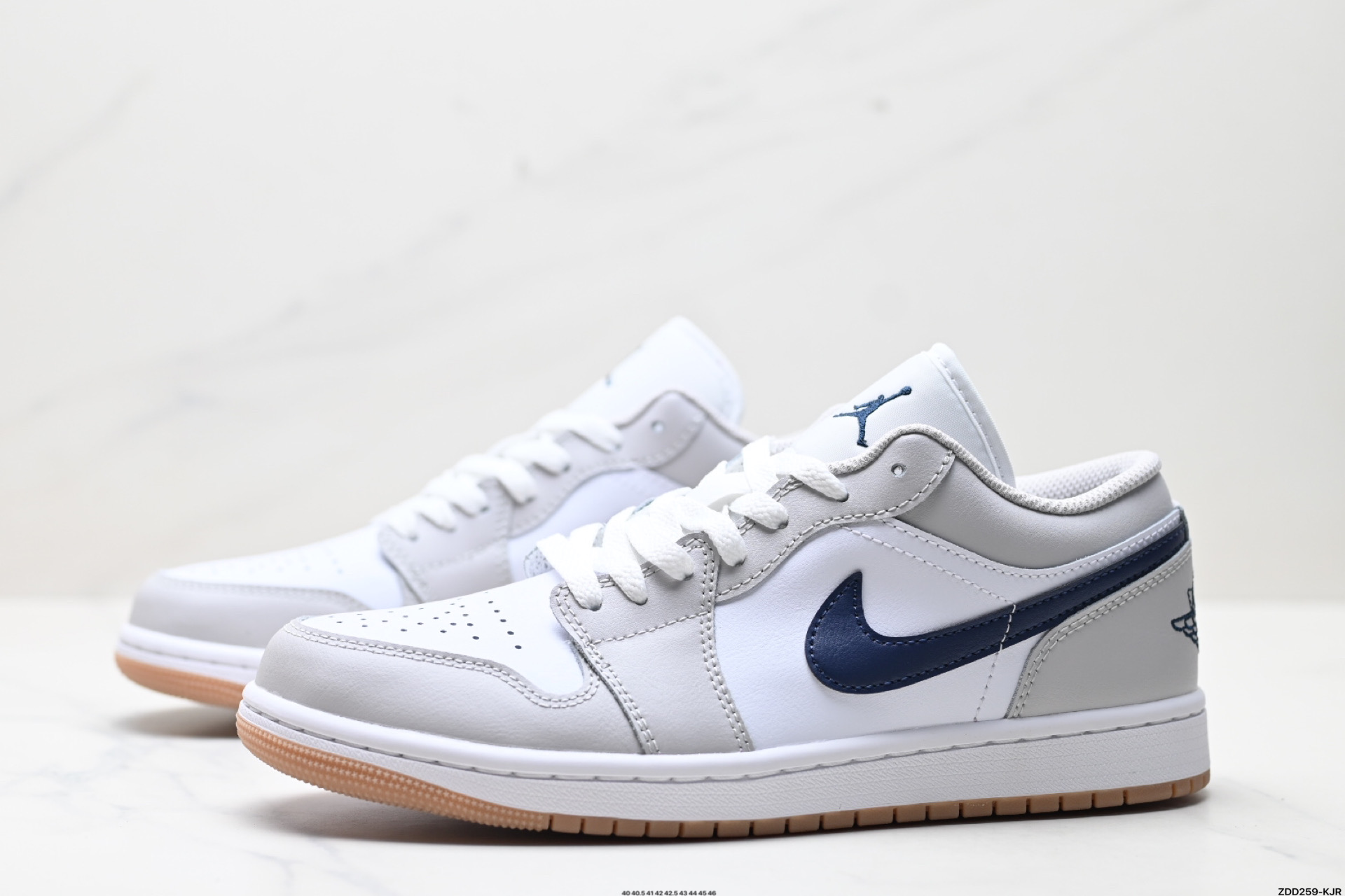 240 Nike Air Jordan 1 Low AJ1乔1低帮休闲板鞋 553558-146