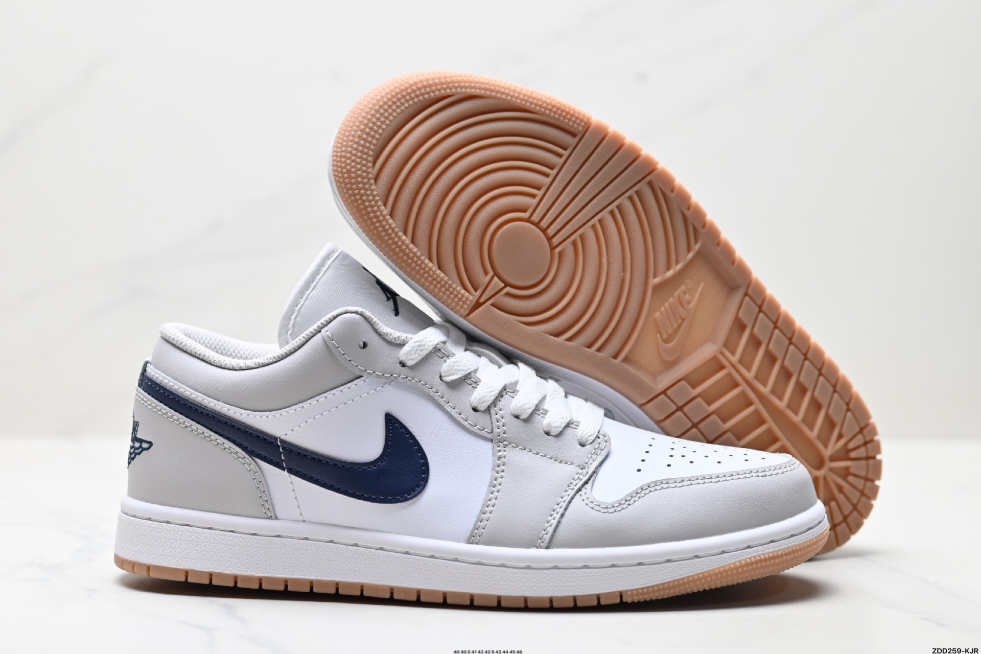 240 Nike Air Jordan 1 Low AJ1乔1低帮休闲板鞋 553558-146