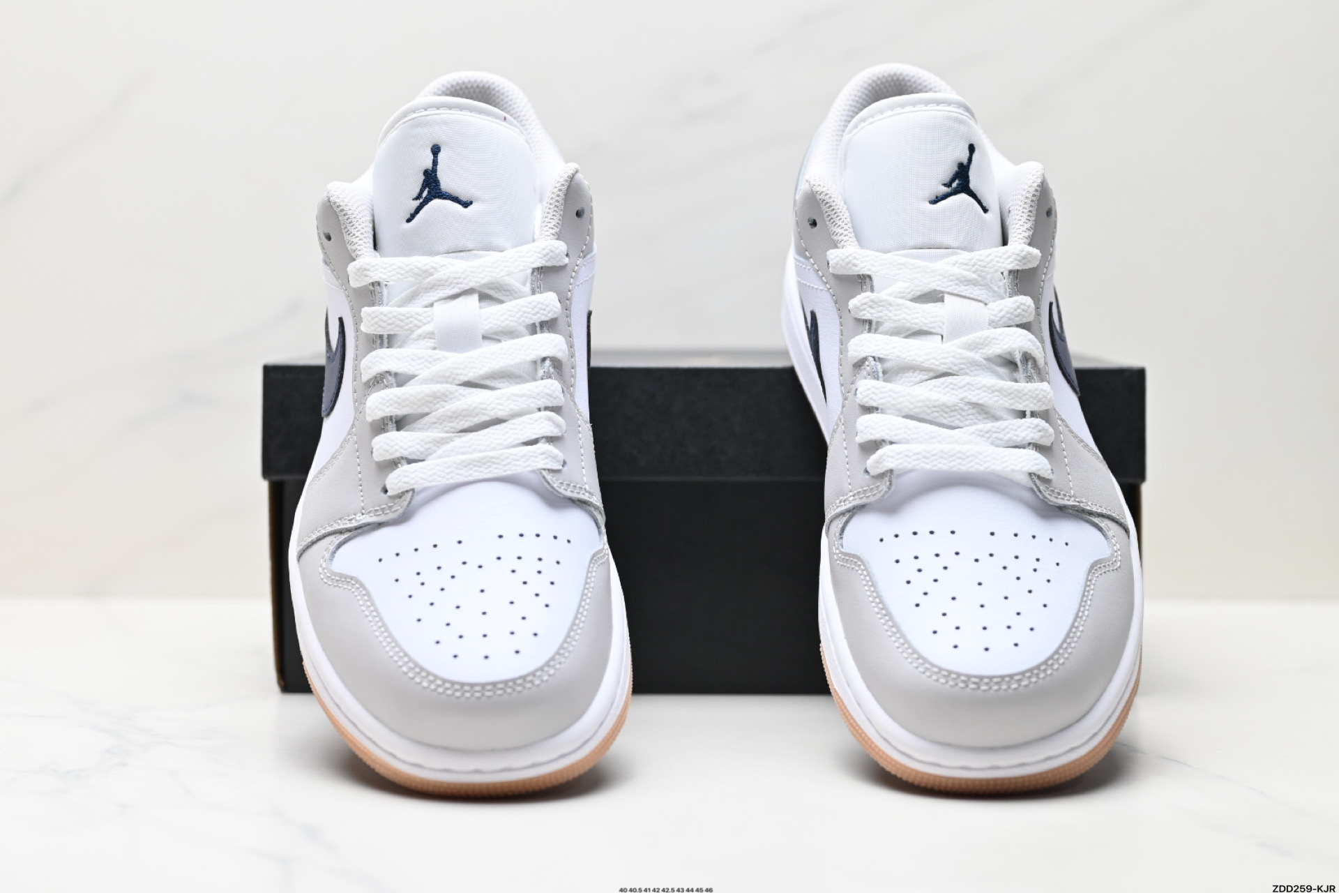 240 Nike Air Jordan 1 Low AJ1乔1低帮休闲板鞋 553558-146