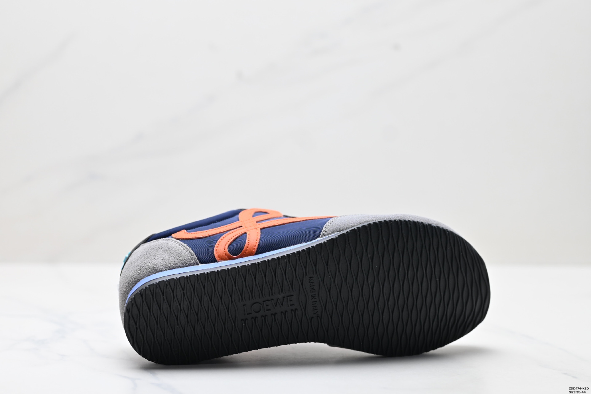 LOEWE罗意威 Ballet Runner 2.0小牛皮 圆头系带 低帮 生活休闲鞋