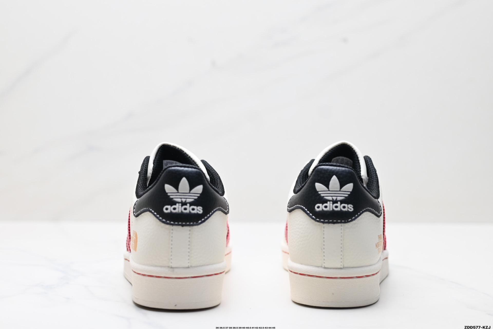 240 阿迪达斯Adidas三叶草 Originals Superstar贝壳头’DIY’系列低帮经典百搭休闲运动板鞋 BZ2529