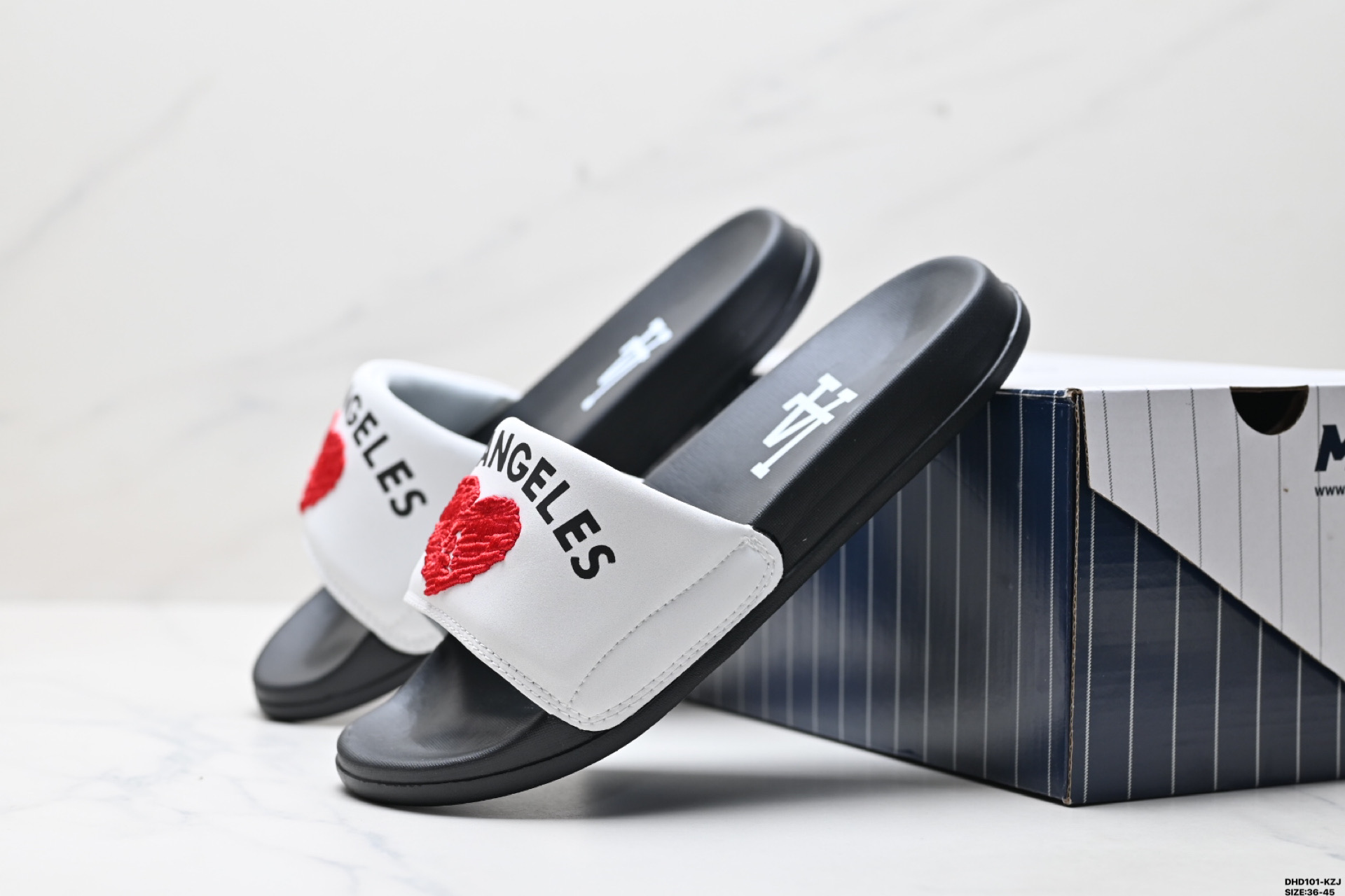 90 MLB Major League Basebal Slipper 休闲时尚 橡胶底 拖鞋 32SHH2111-07N