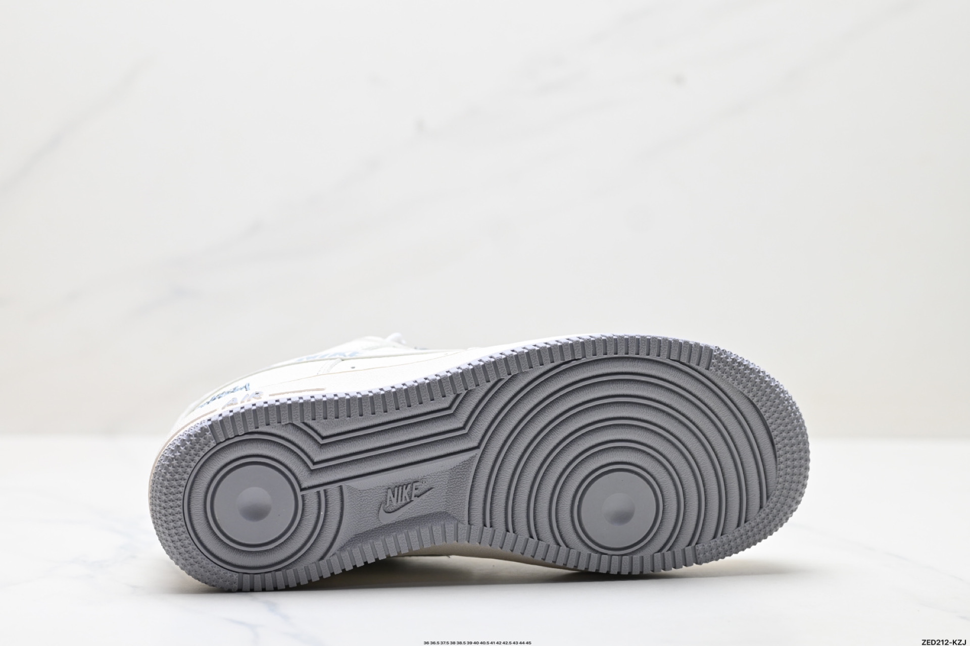 270 NIKE AIR FORCE 1‘07 LV8 HH7518-064