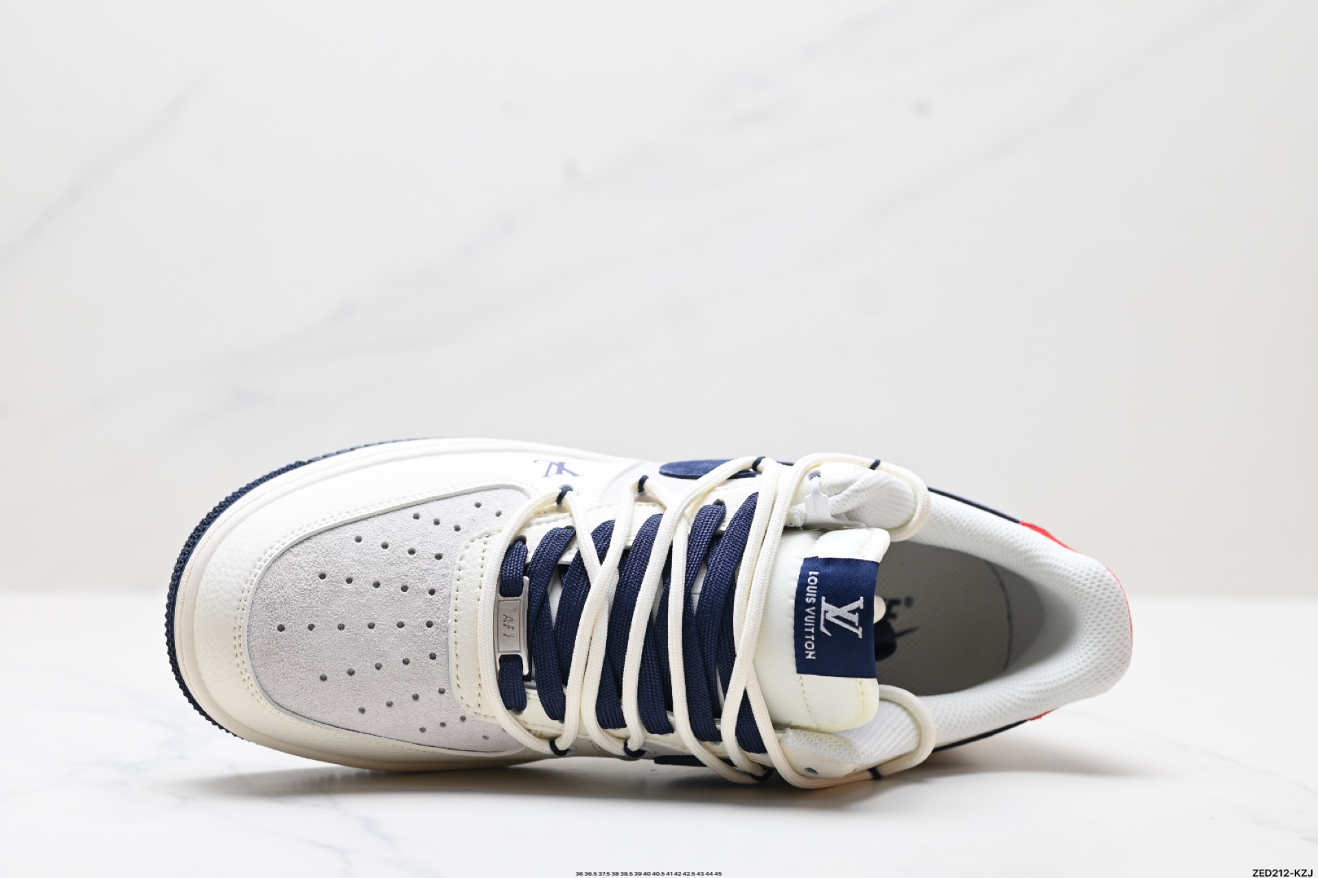 270 NIKE AIR FORCE 1‘07 LV8 DM6868-083