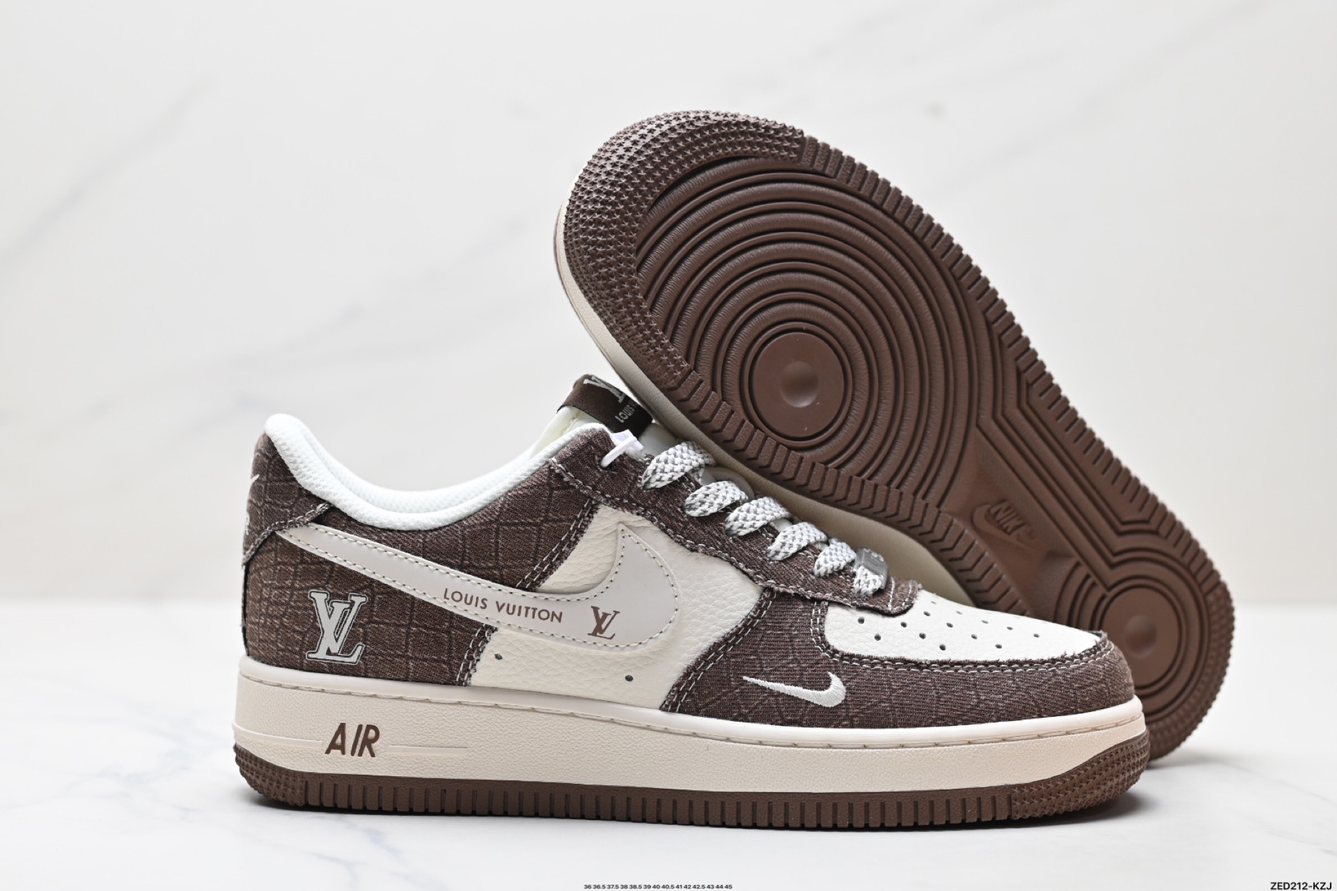 270 NIKE AIR FORCE 1‘07 LV8 XS1958-552