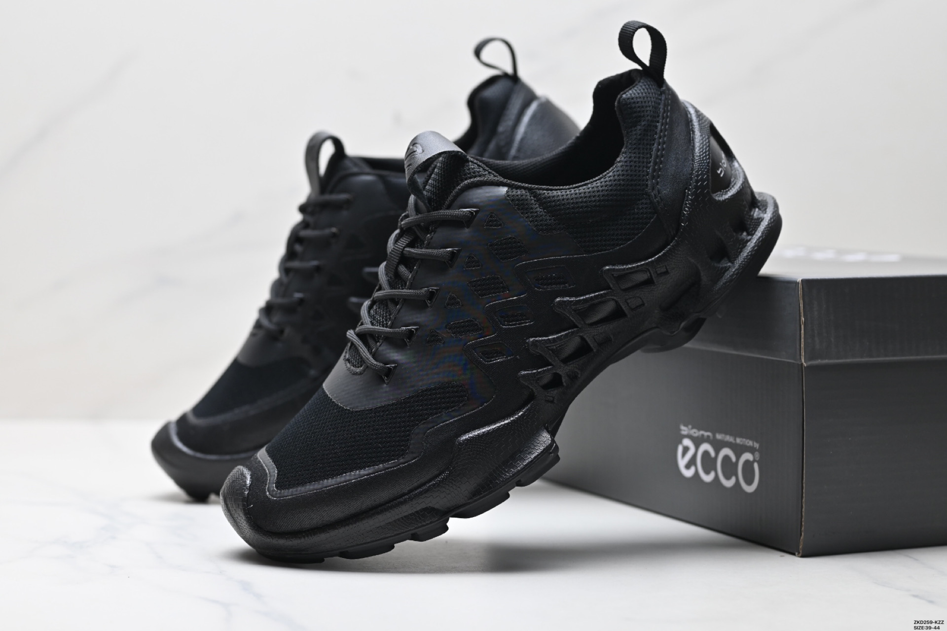 280 新品 ecco爱步Biom 2.2健步防水轻跑透气休闲鞋