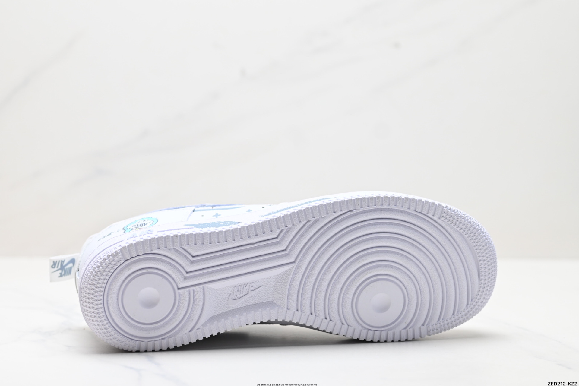 270 NIKE AIR FORCE 1‘07 LV8 FB8971-080