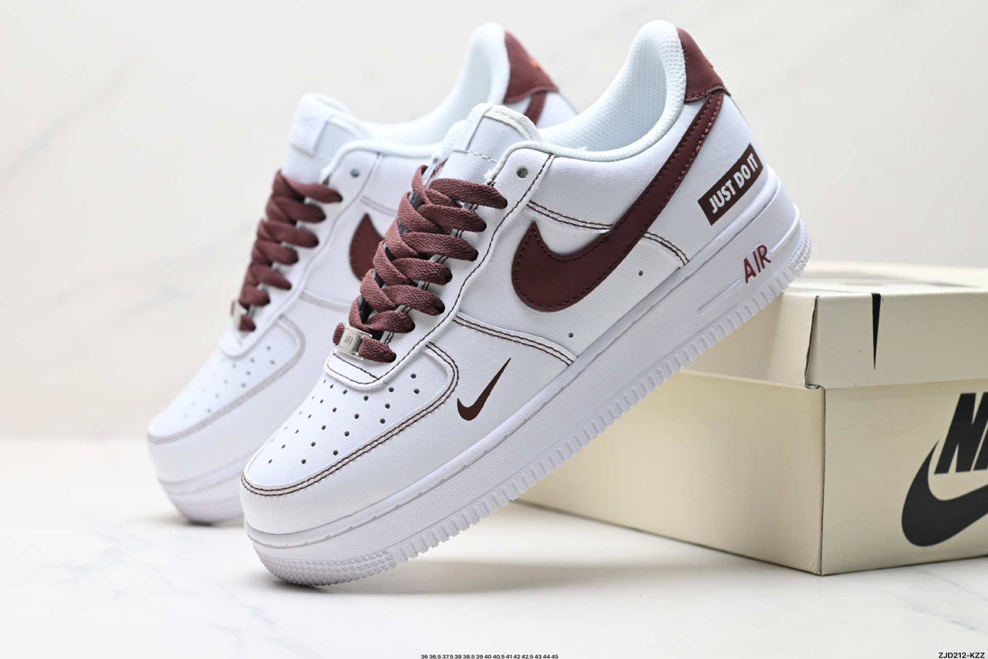 NIKE AIR FORCE 1‘07 LV8 CW2288-027