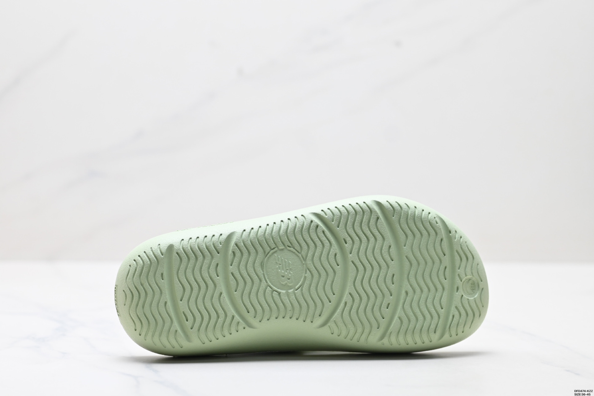 70 NEW BALANCE 新百伦 NB夏季沙滩休闲人字拖 NBRJB401I SD5601GMO