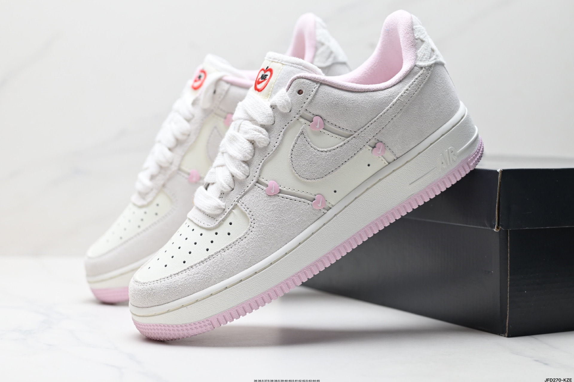 180 耐克Nike Air Force 1“07LX空军一号低帮百搭休闲运动板鞋 HV5992-111