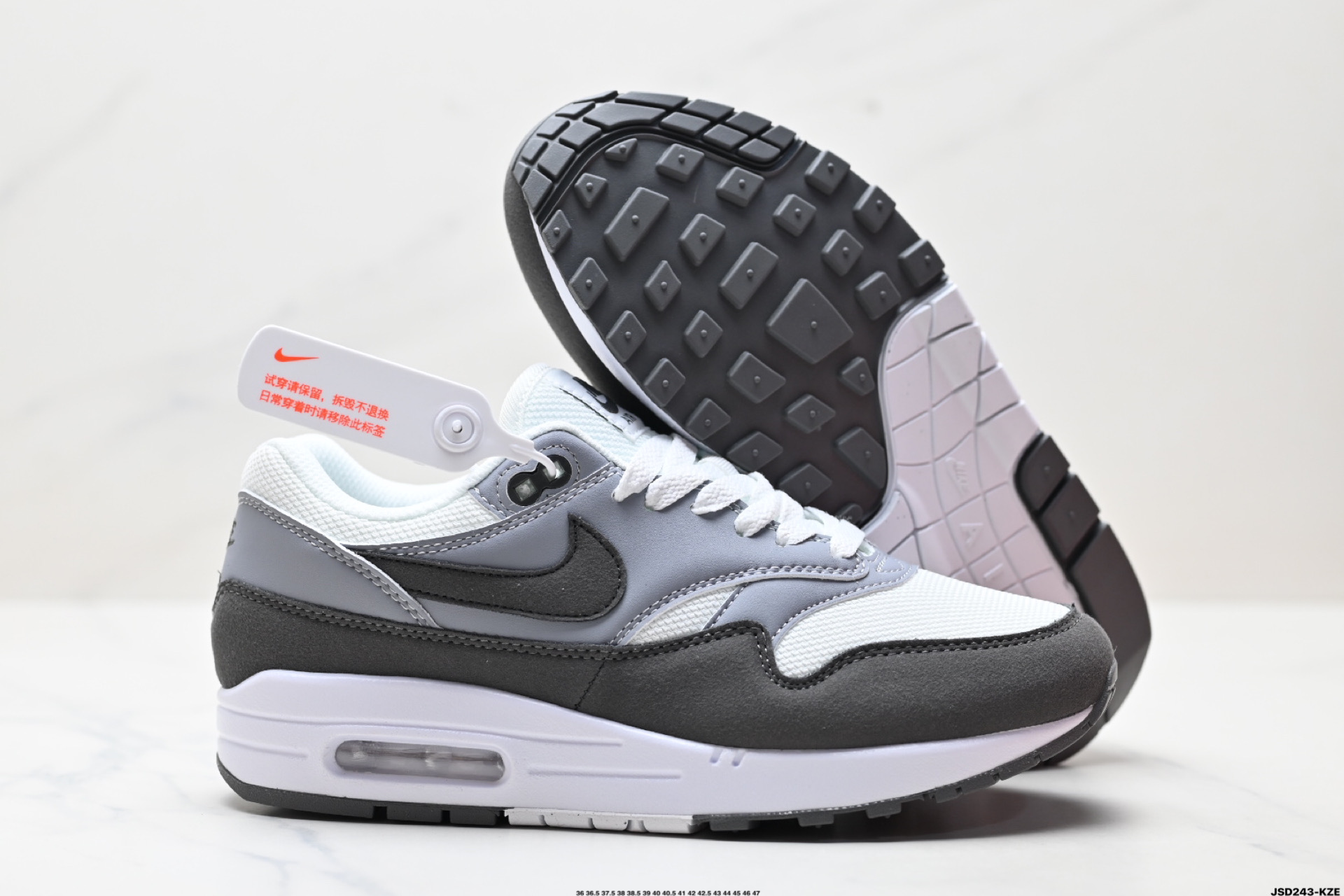 210 Nike Air Max 1 耐克气垫 缓震 耐磨运动鞋 鞋身材质均选择皮革 织物 麂皮多种材质覆盖 HM9936-001
