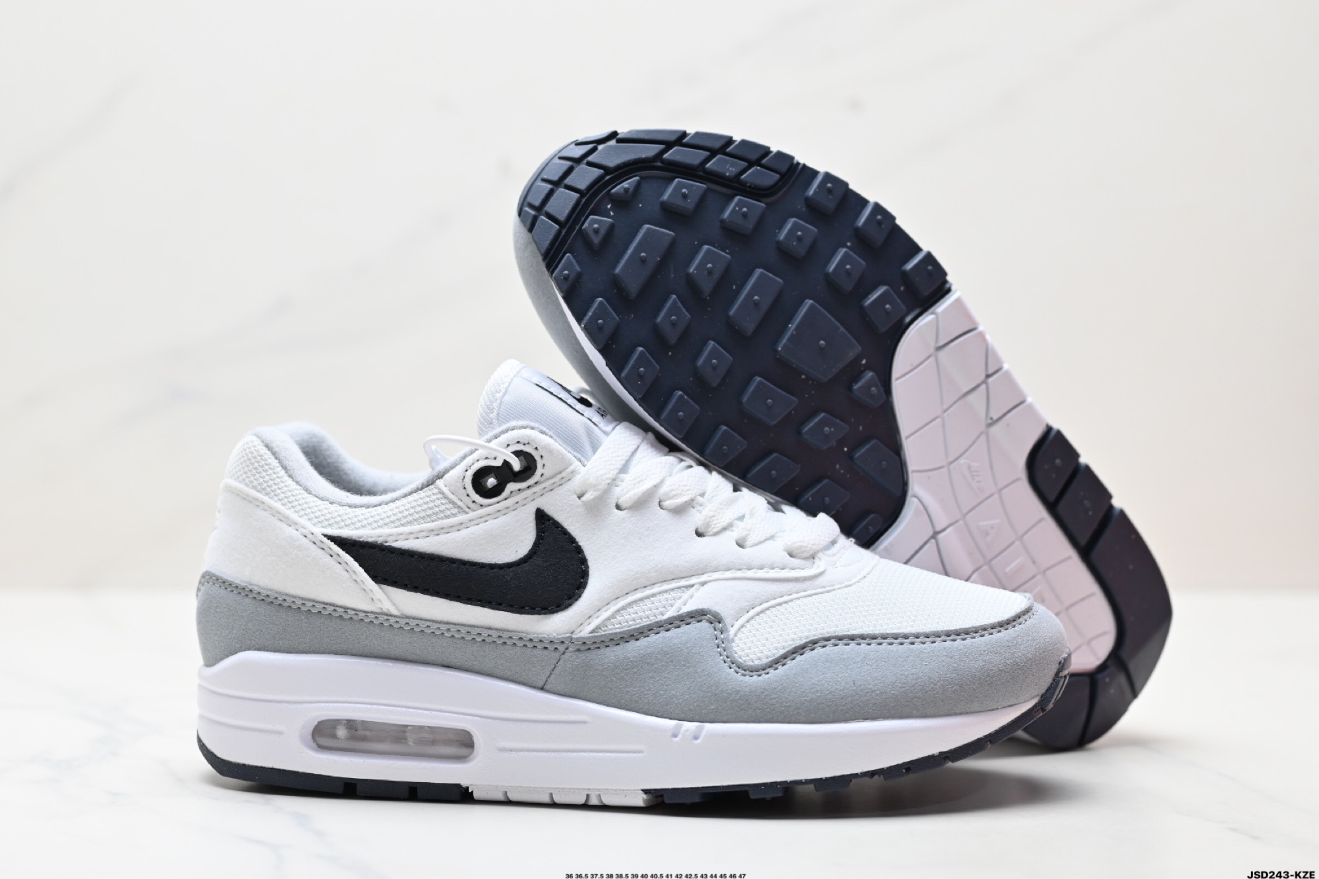 210 Nike Air Max 1 耐克气垫 缓震 耐磨运动鞋 鞋身材质均选择皮革 织物 麂皮多种材质覆盖 HM9936-001