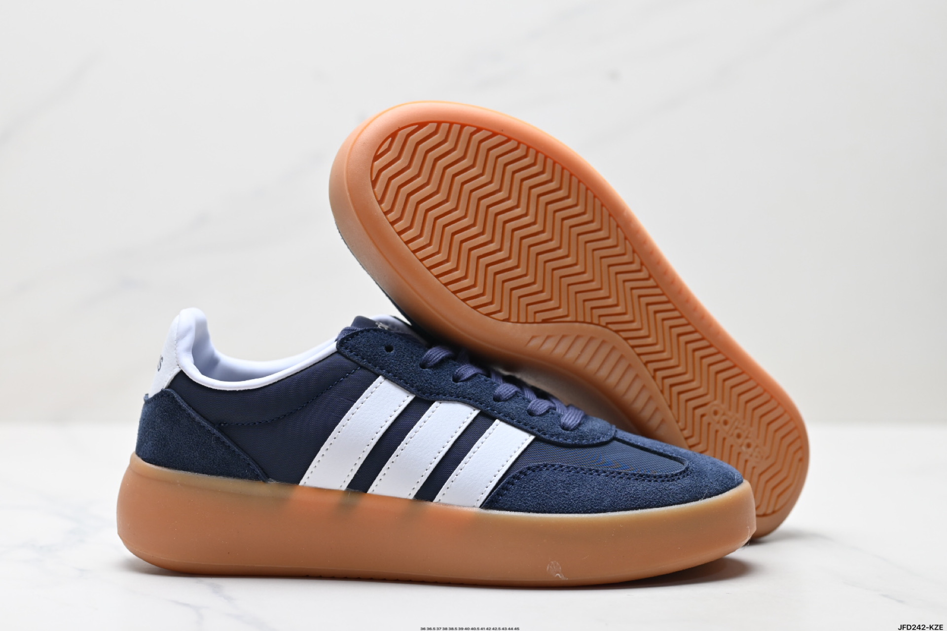 180 Adidas BARREDA DECODE 果冻T头鞋 板鞋德训鞋男女阿迪达斯轻运动鞋 JQ6677