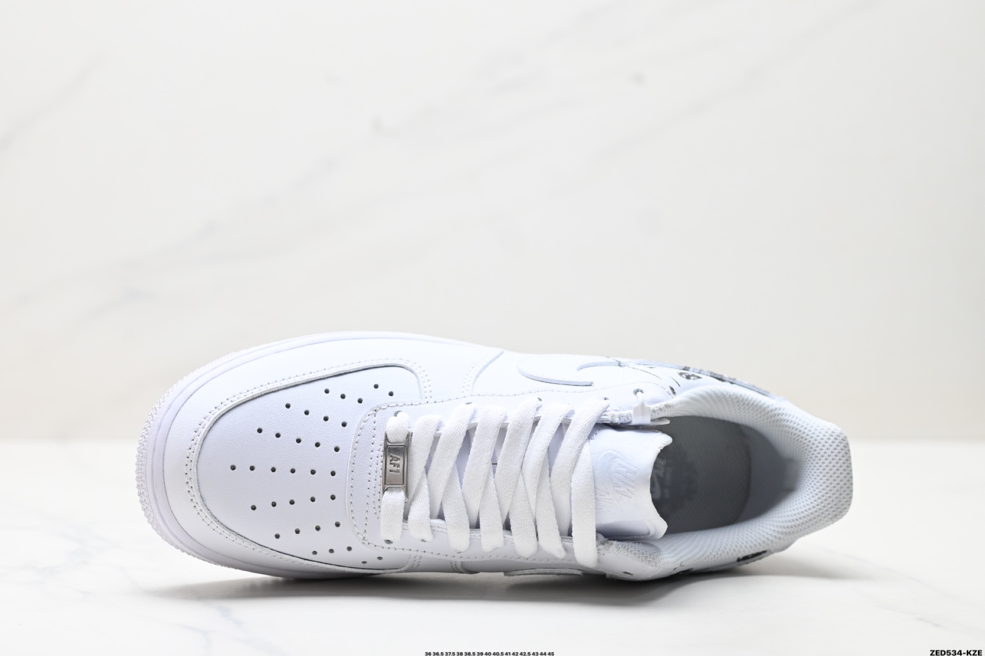 270 NIKE AIR FORCE 1‘07 LV8 923044-100