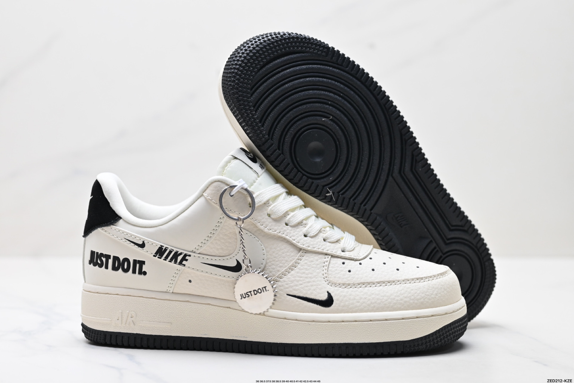 270 NIKE AIR FORCE 1‘07 LV8 DF0188-054