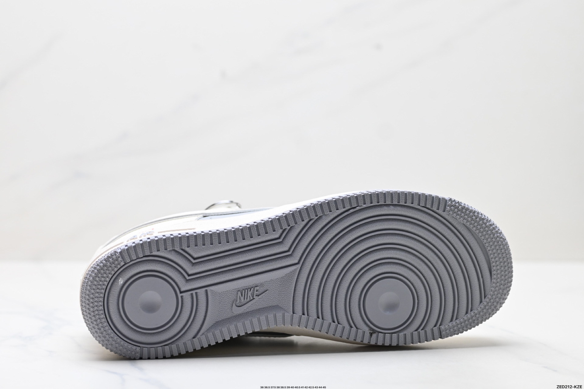 270 NIKE AIR FORCE 1‘07 LV8 HH7518-058