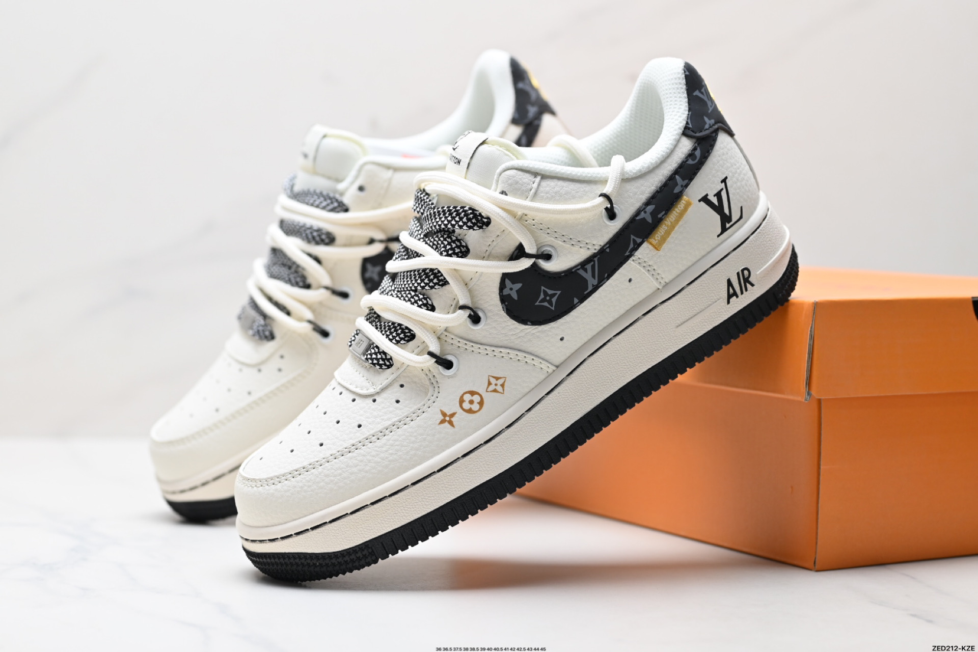 270 NIKE AIR FORCE 1‘07 LV8 DM6868-061