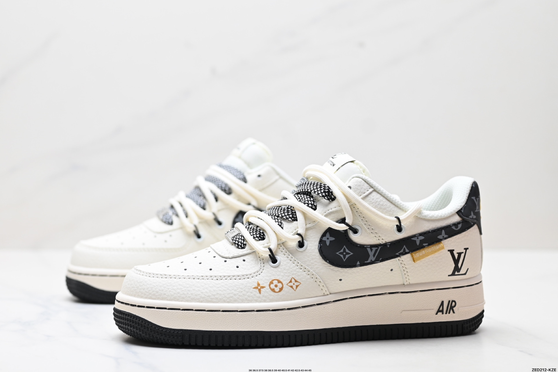 270 NIKE AIR FORCE 1‘07 LV8 DM6868-061
