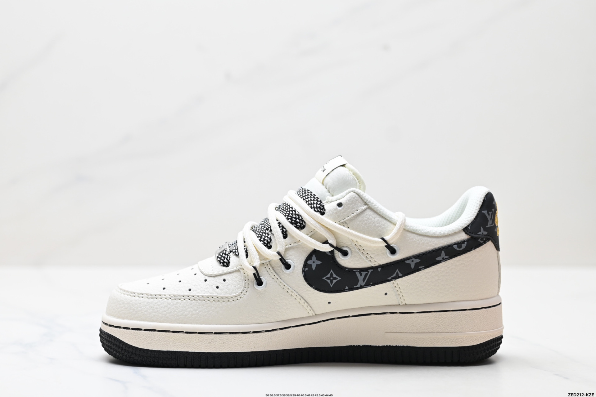 270 NIKE AIR FORCE 1‘07 LV8 DM6868-061