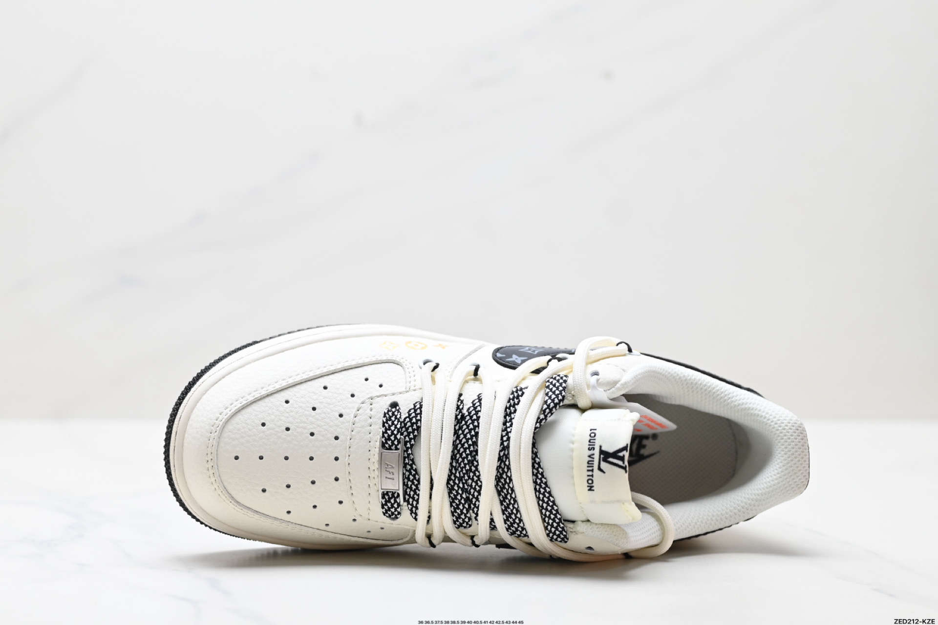 270 NIKE AIR FORCE 1‘07 LV8 DM6868-061