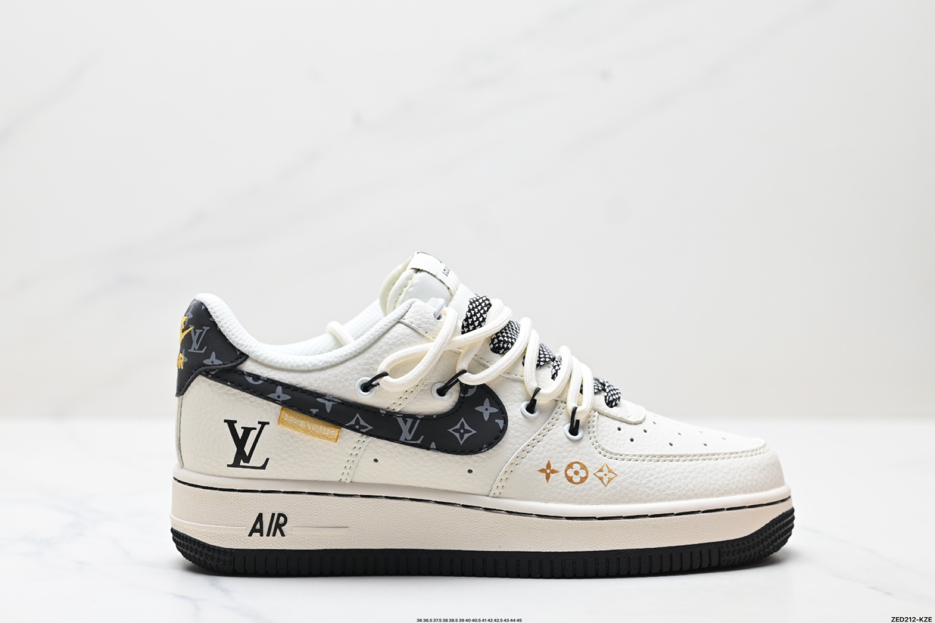 270 NIKE AIR FORCE 1‘07 LV8 DM6868-061