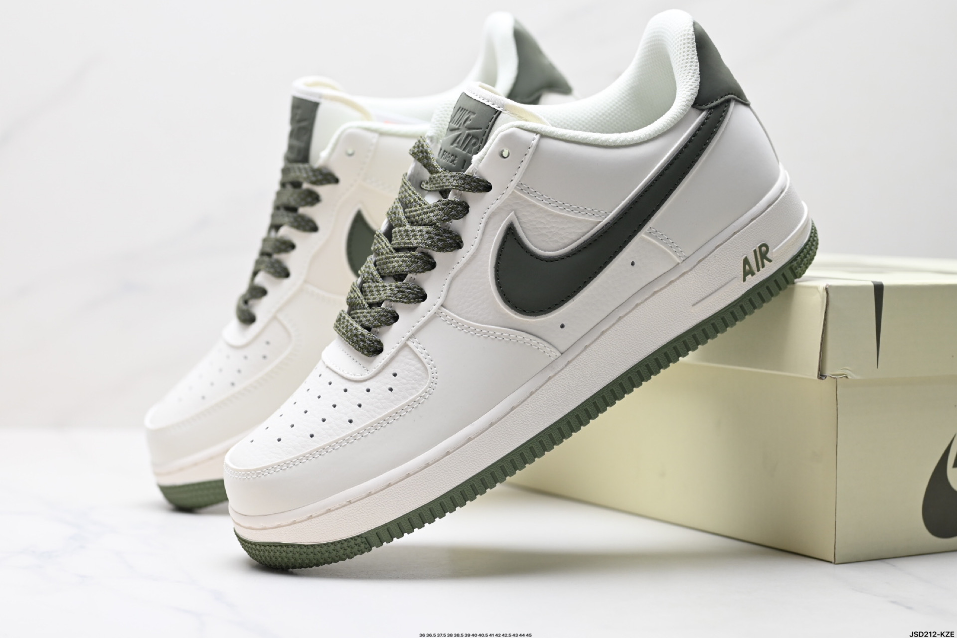 210 NIKE AIR FORCE 1‘07 LV8 GL6835-008