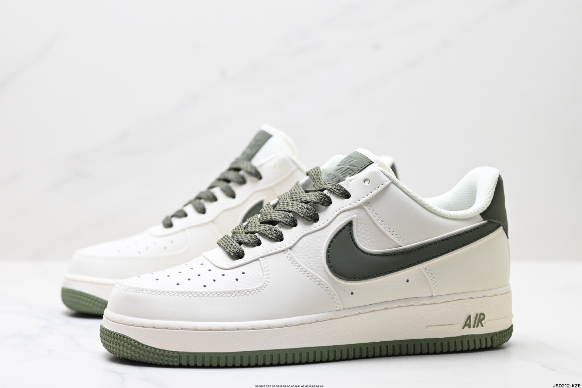 210 NIKE AIR FORCE 1‘07 LV8 GL6835-008